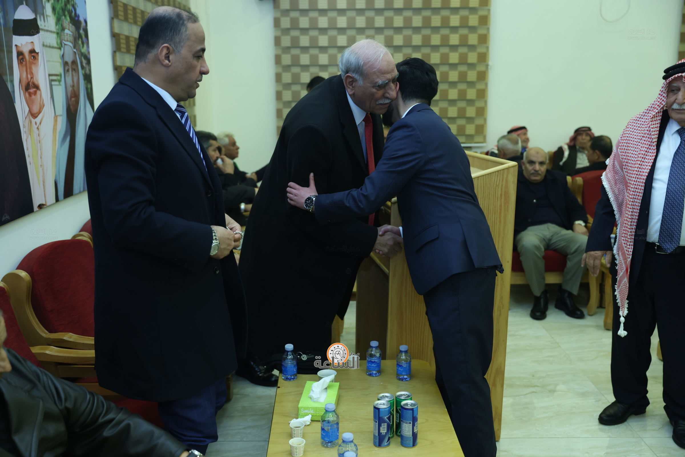 Madar Al-Saa Images 0.46638300633312135