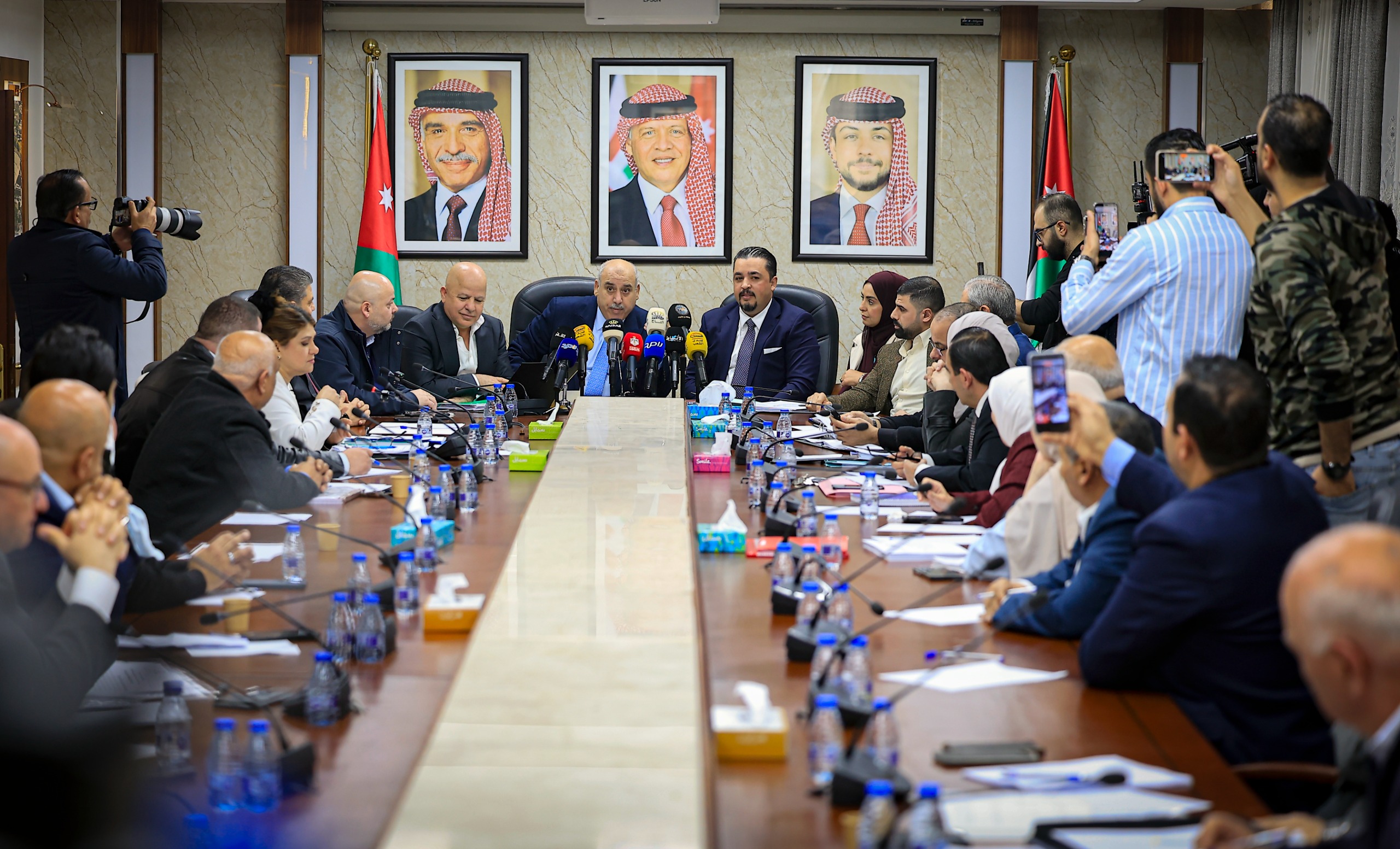 Madar Al-Saa Images 0.7109711611896178