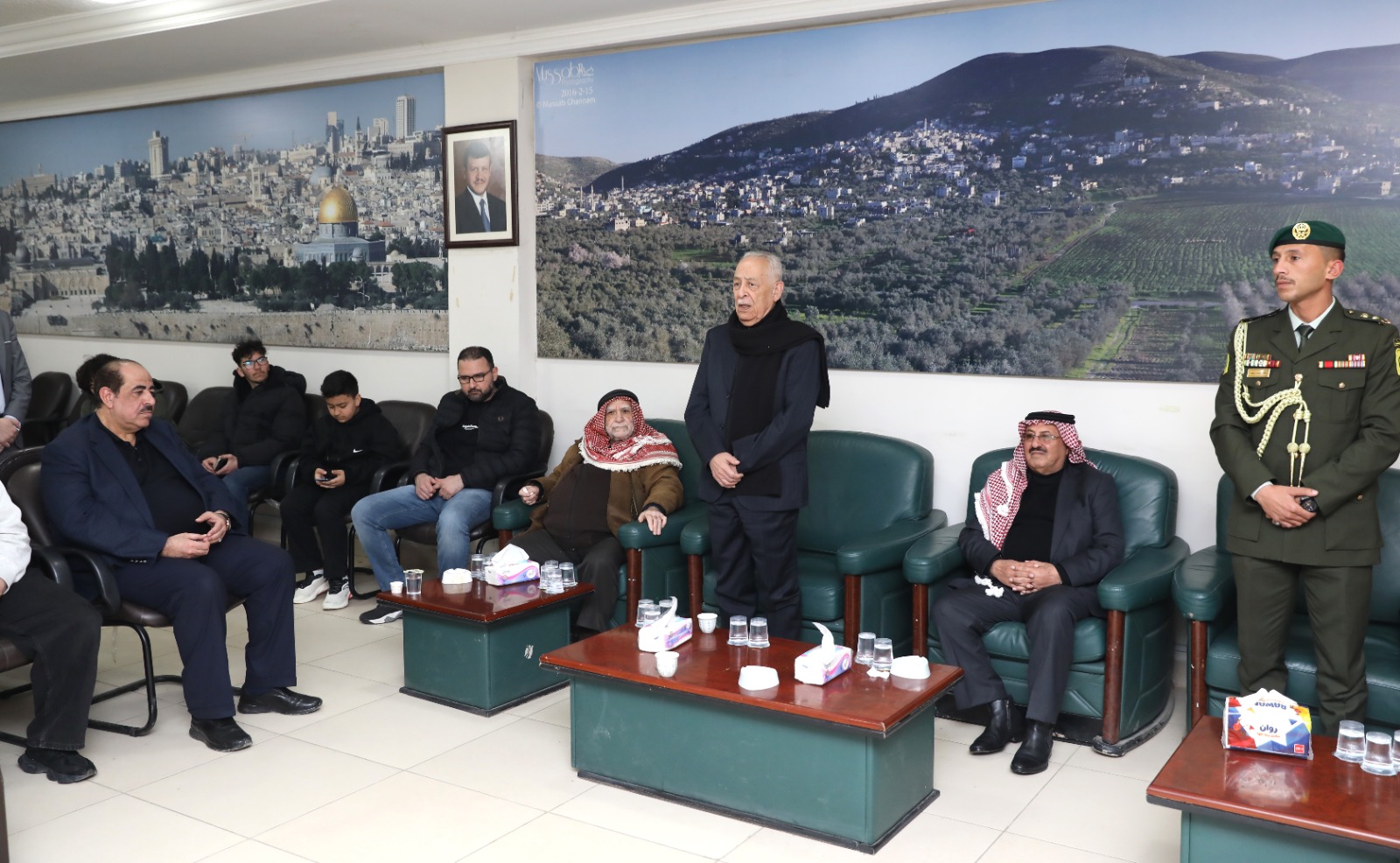 Madar Al-Saa Images 0.32533454388053973