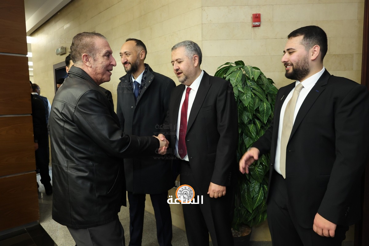 Madar Al-Saa Images 0.3224730396638513