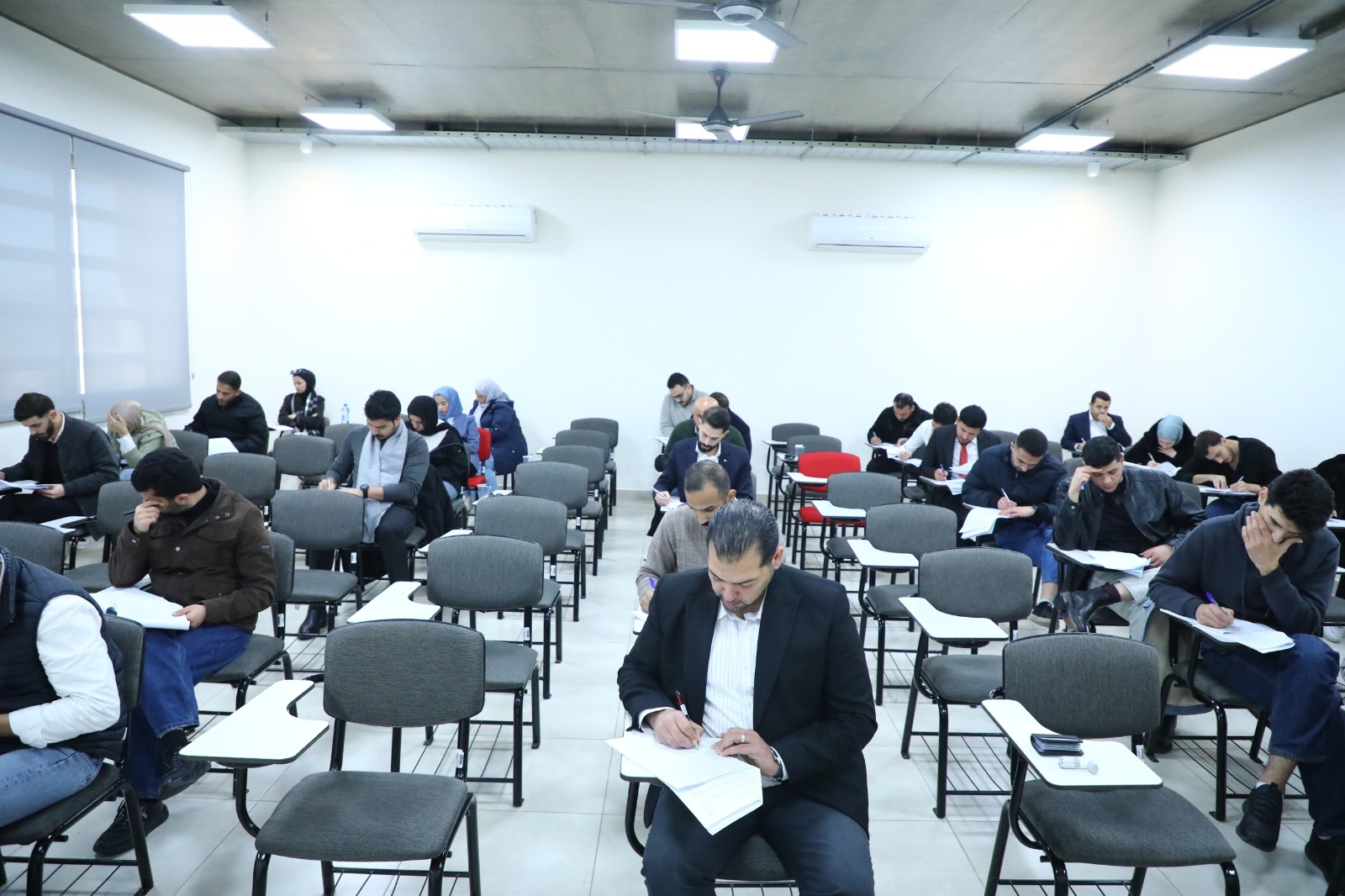 Madar Al-Saa Images 0.45089132395910536