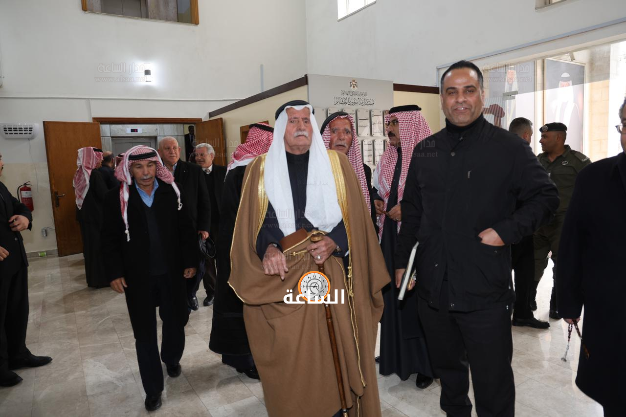 Madar Al-Saa Images 0.19224805821051527