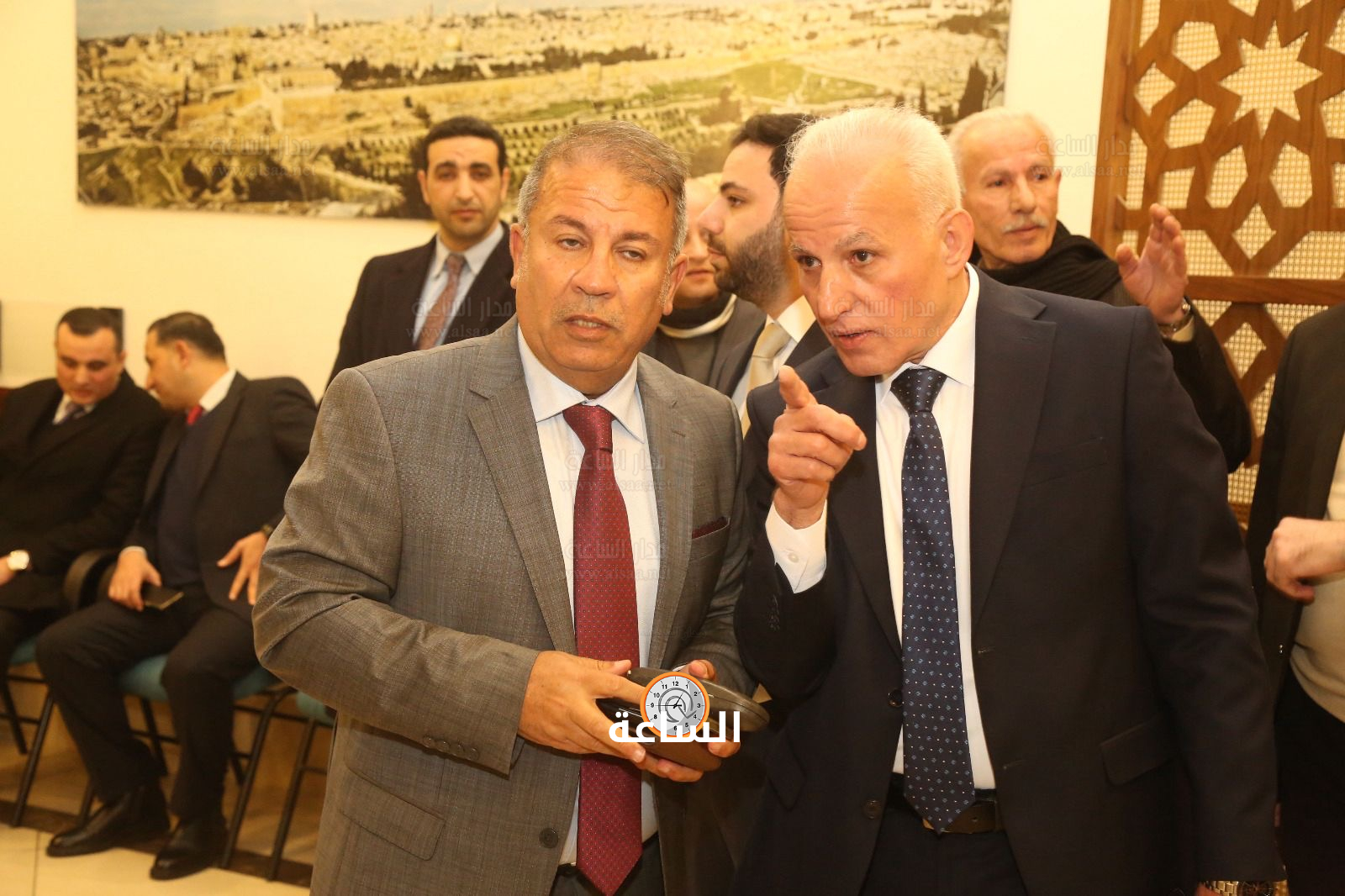 Madar Al-Saa Images 0.739898344171716