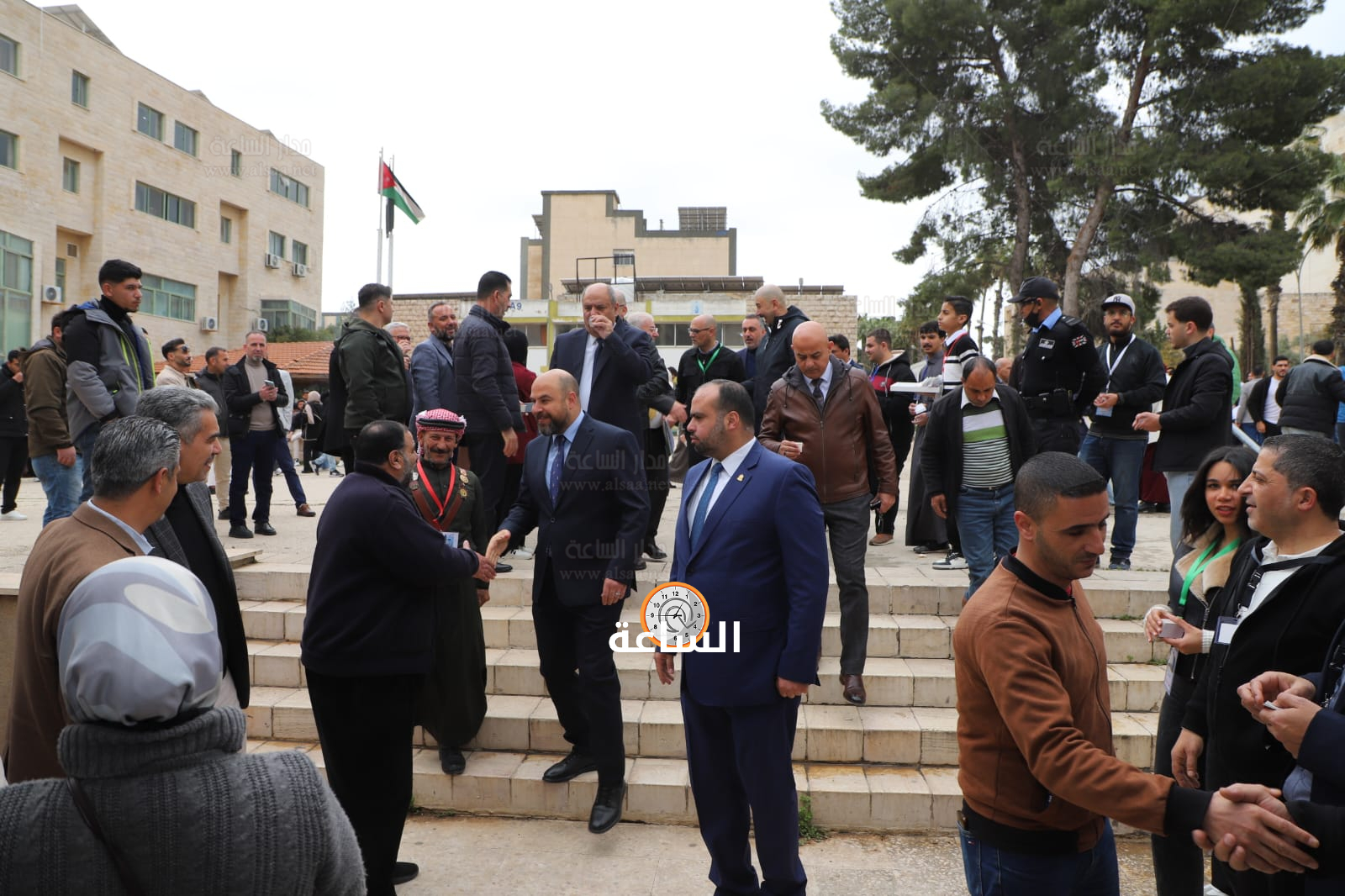 Madar Al-Saa Images 0.8650642139742815