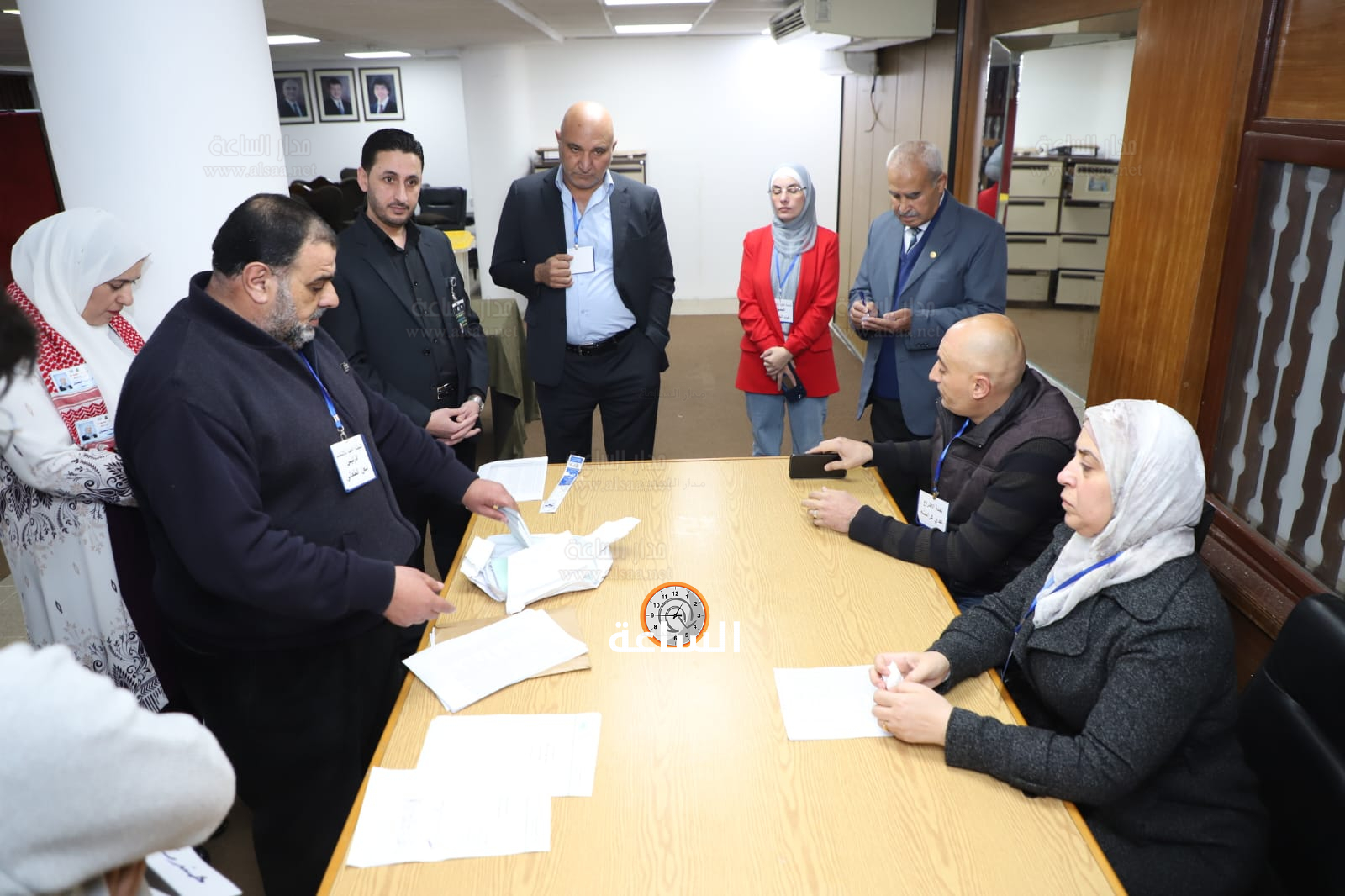 Madar Al-Saa Images 0.7731510141386982