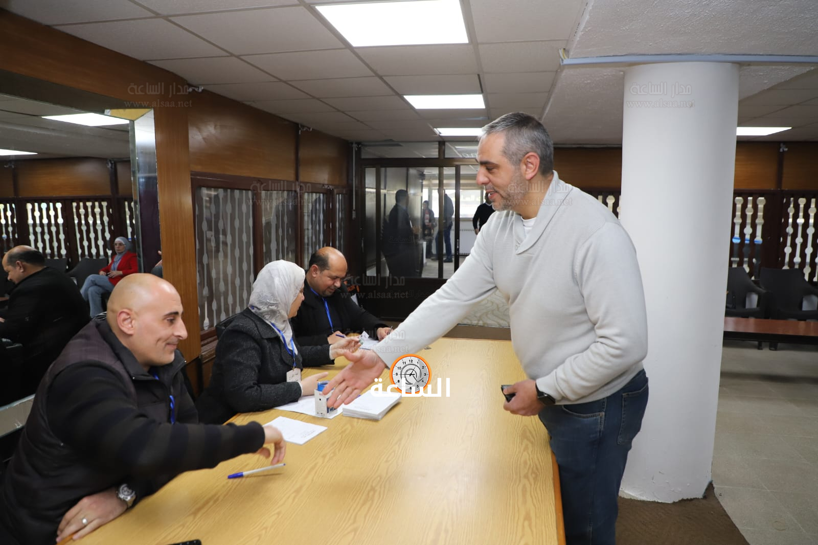 Madar Al-Saa Images 0.13074960220330167