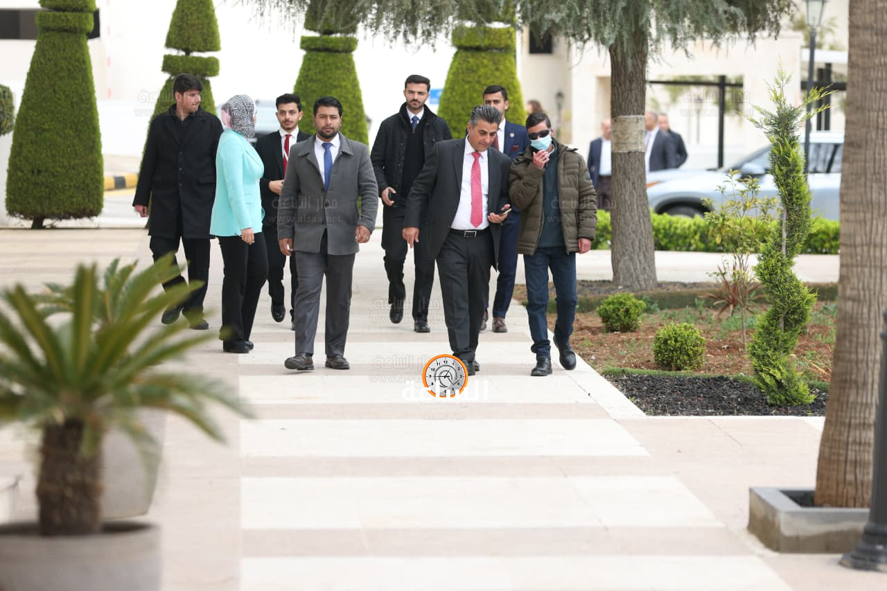 Madar Al-Saa Images 0.43991817825137147