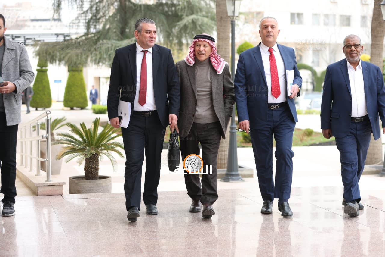 Madar Al-Saa Images 0.6269503454408922