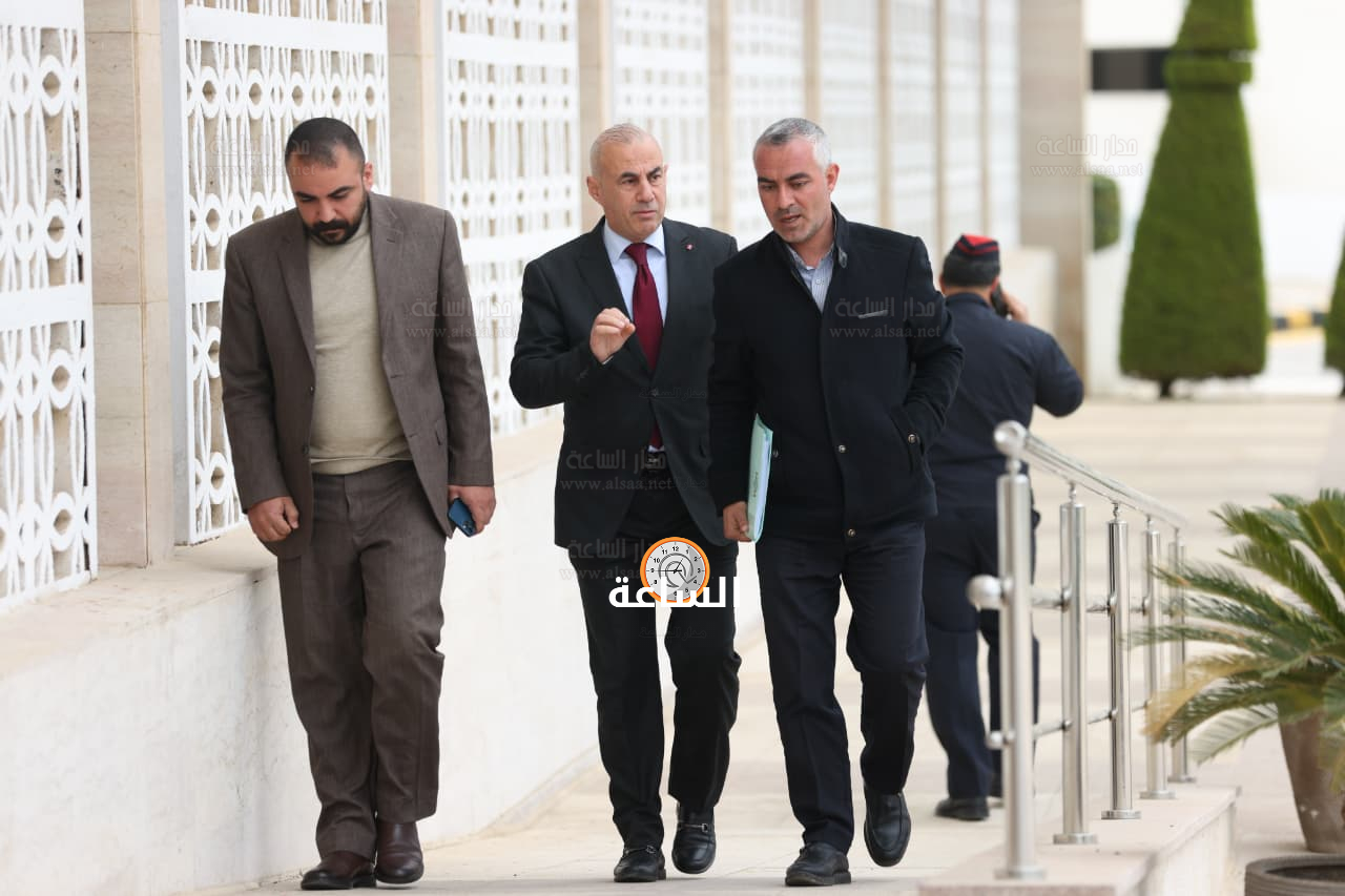 Madar Al-Saa Images 0.7855630928035174