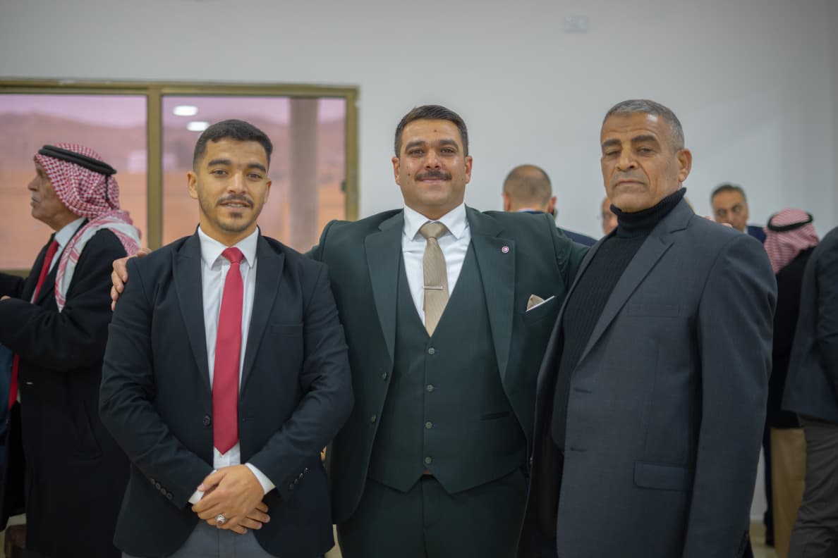 Madar Al-Saa Images 0.9990057411742671