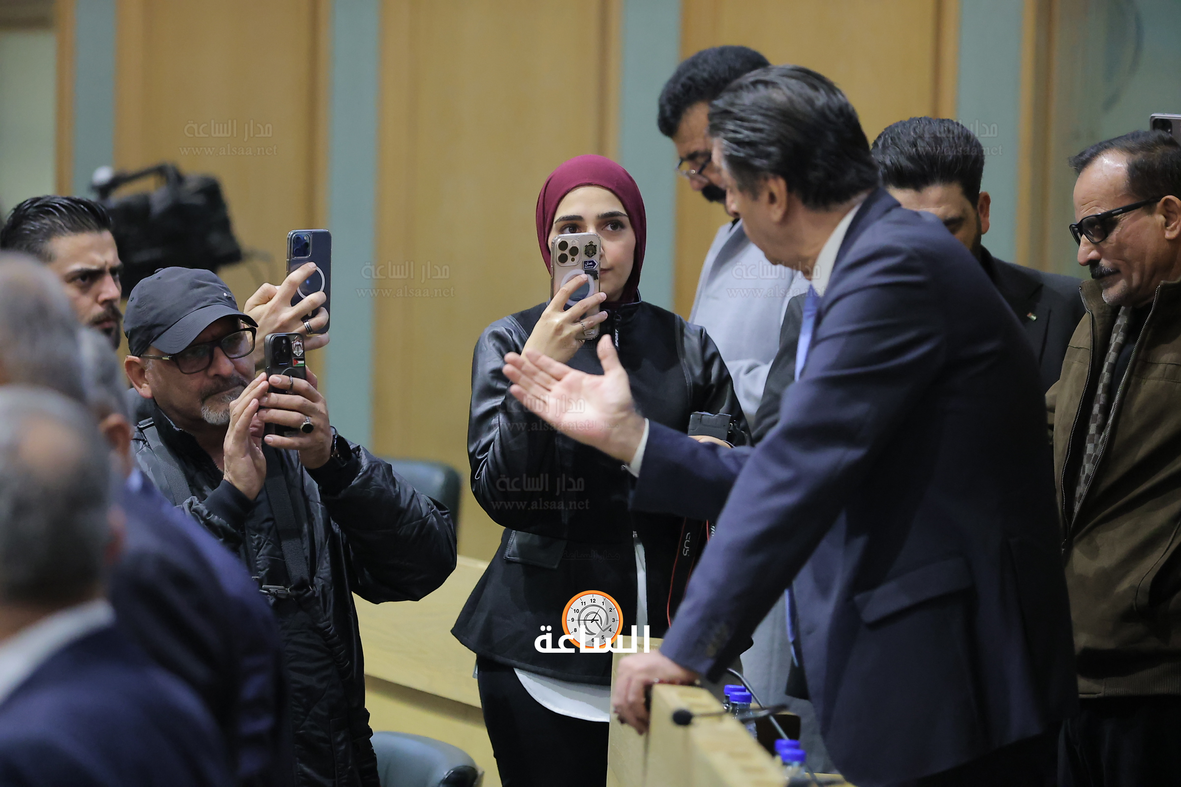 Madar Al-Saa Images 0.9594110730869237