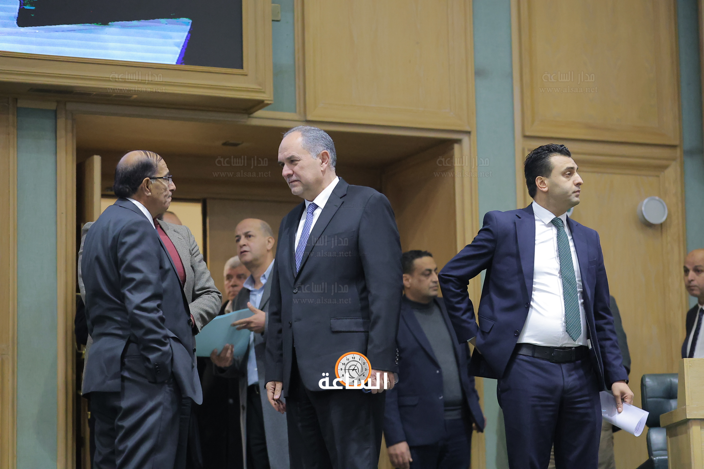 Madar Al-Saa Images 0.9288221860915576