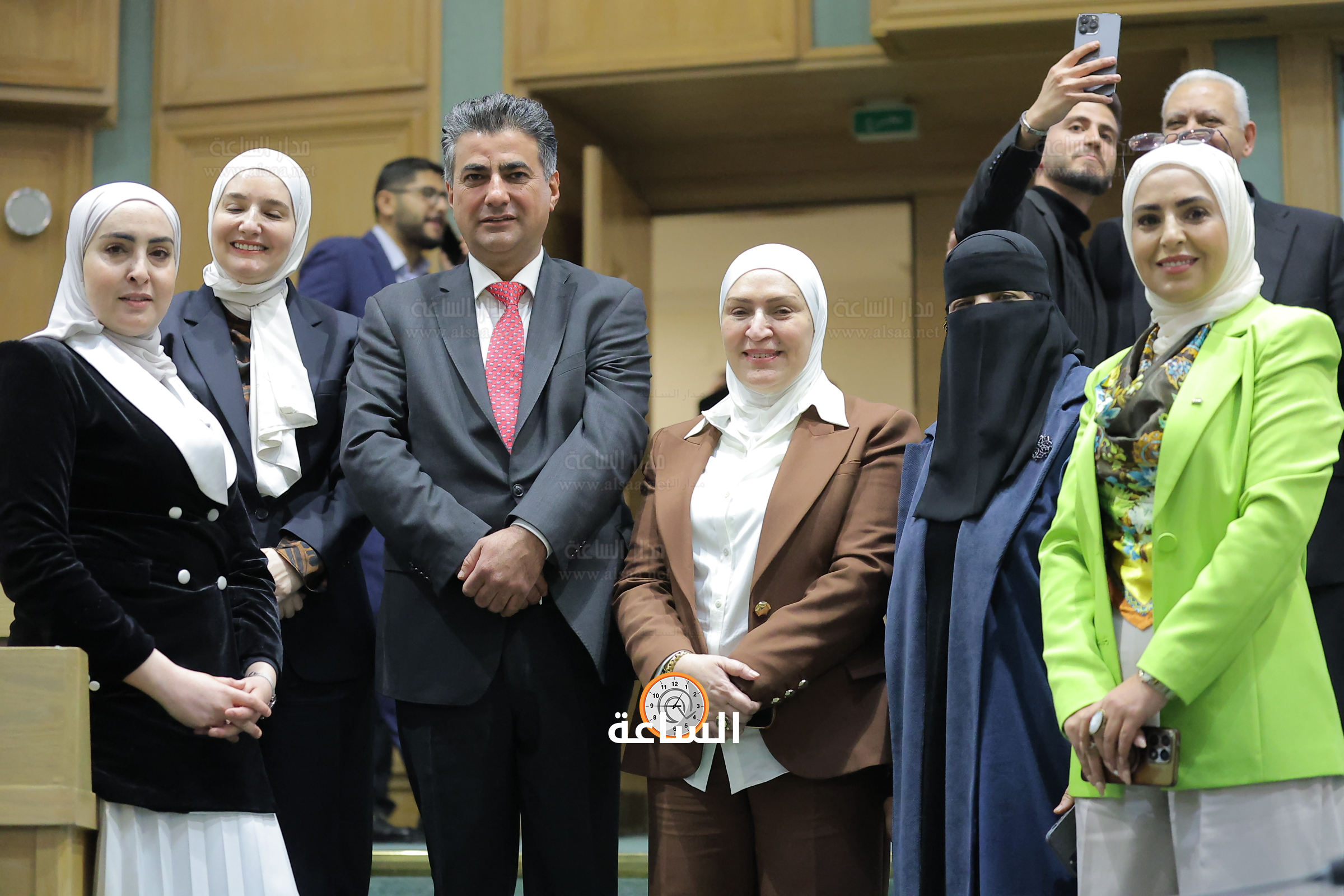 Madar Al-Saa Images 0.010354003766623876