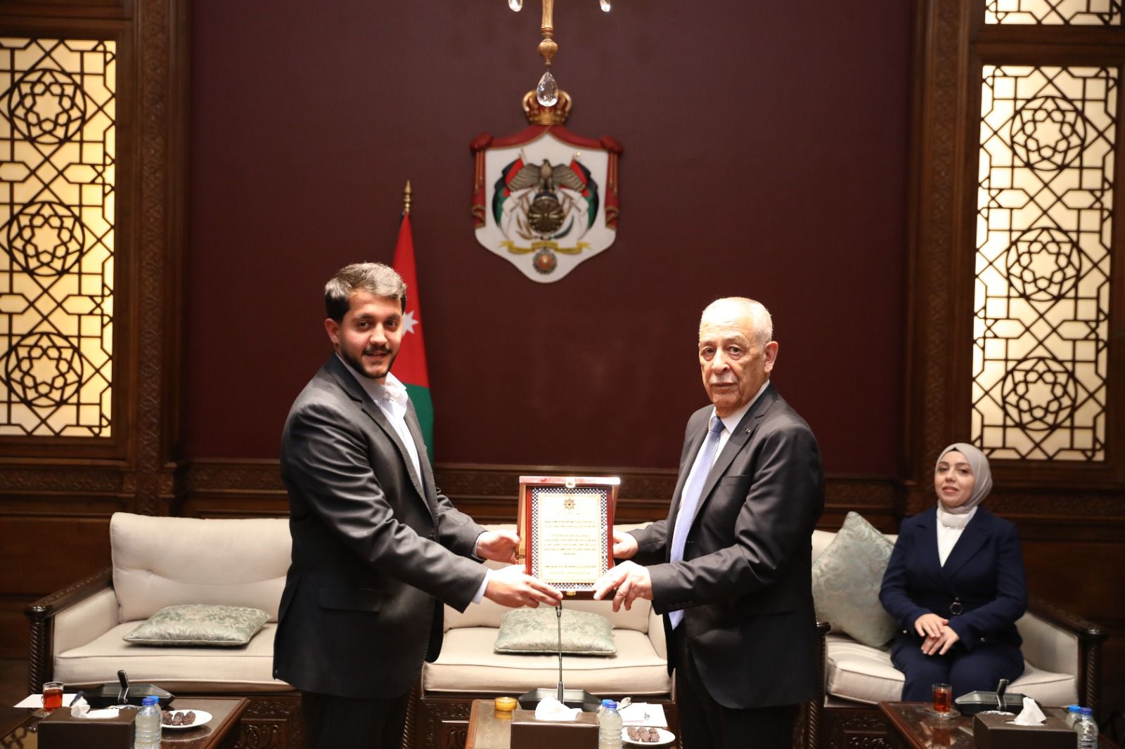 Madar Al-Saa Images 0.14354671550726872