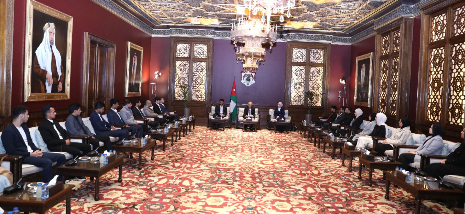 Madar Al-Saa Images 0.16076093203486852