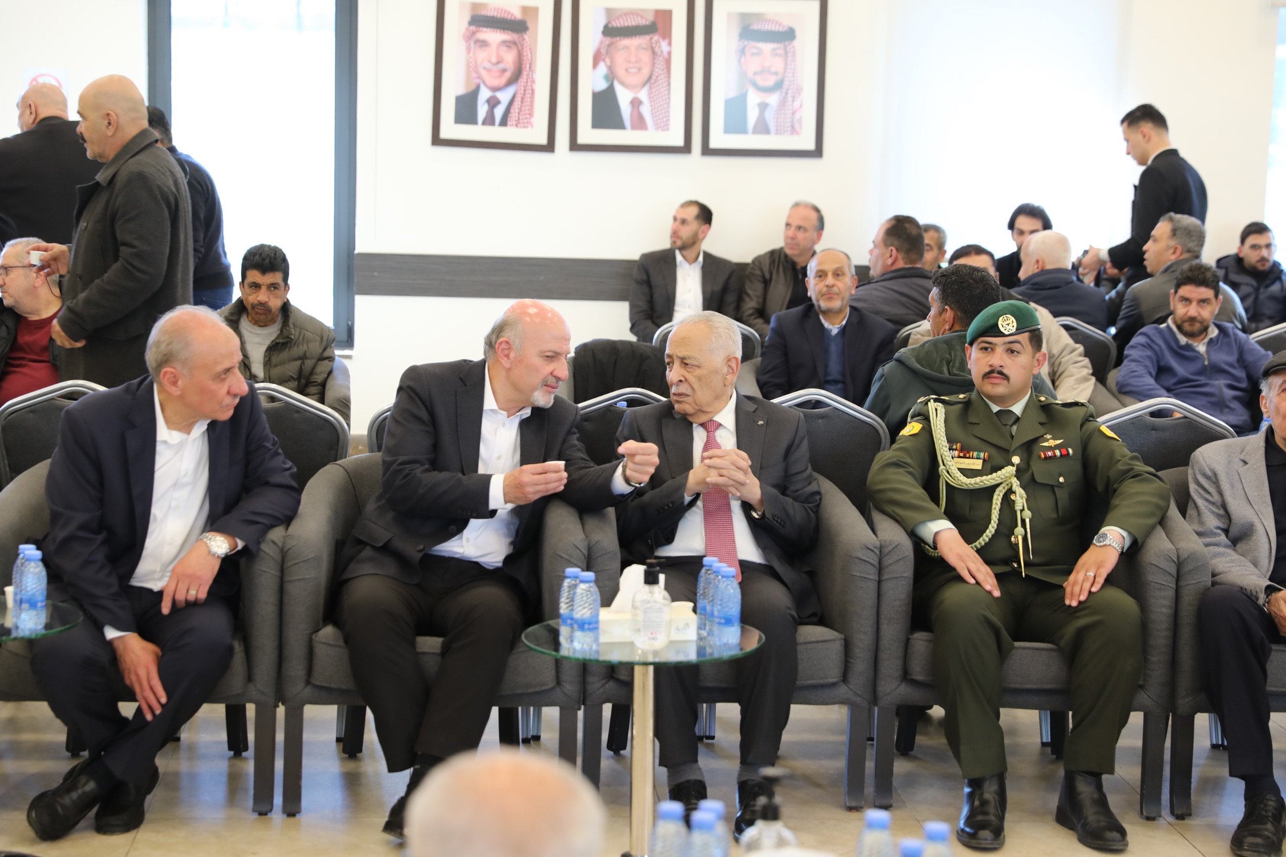 Madar Al-Saa Images 0.3955066175320182