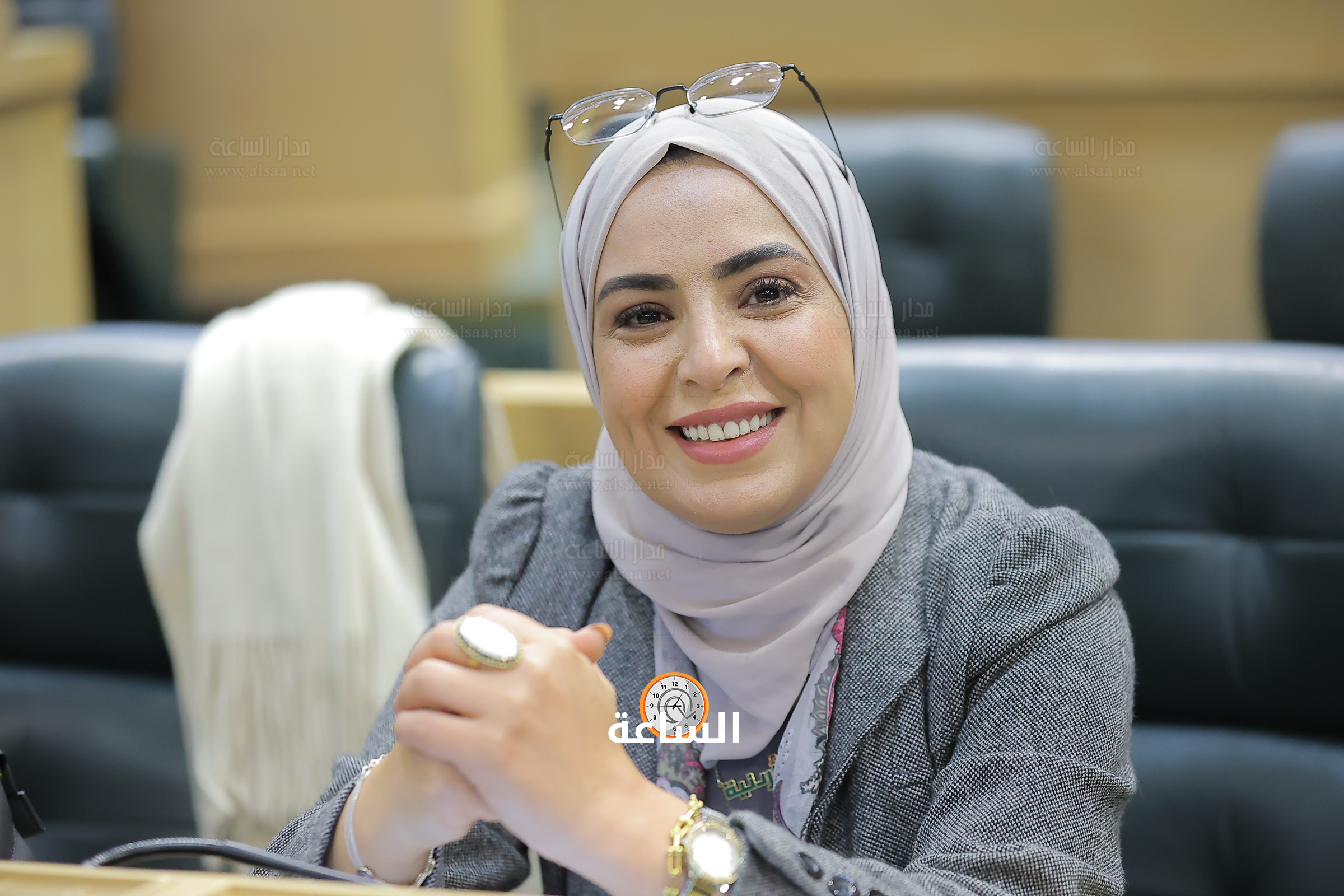 Madar Al-Saa Images 0.4117008340453372