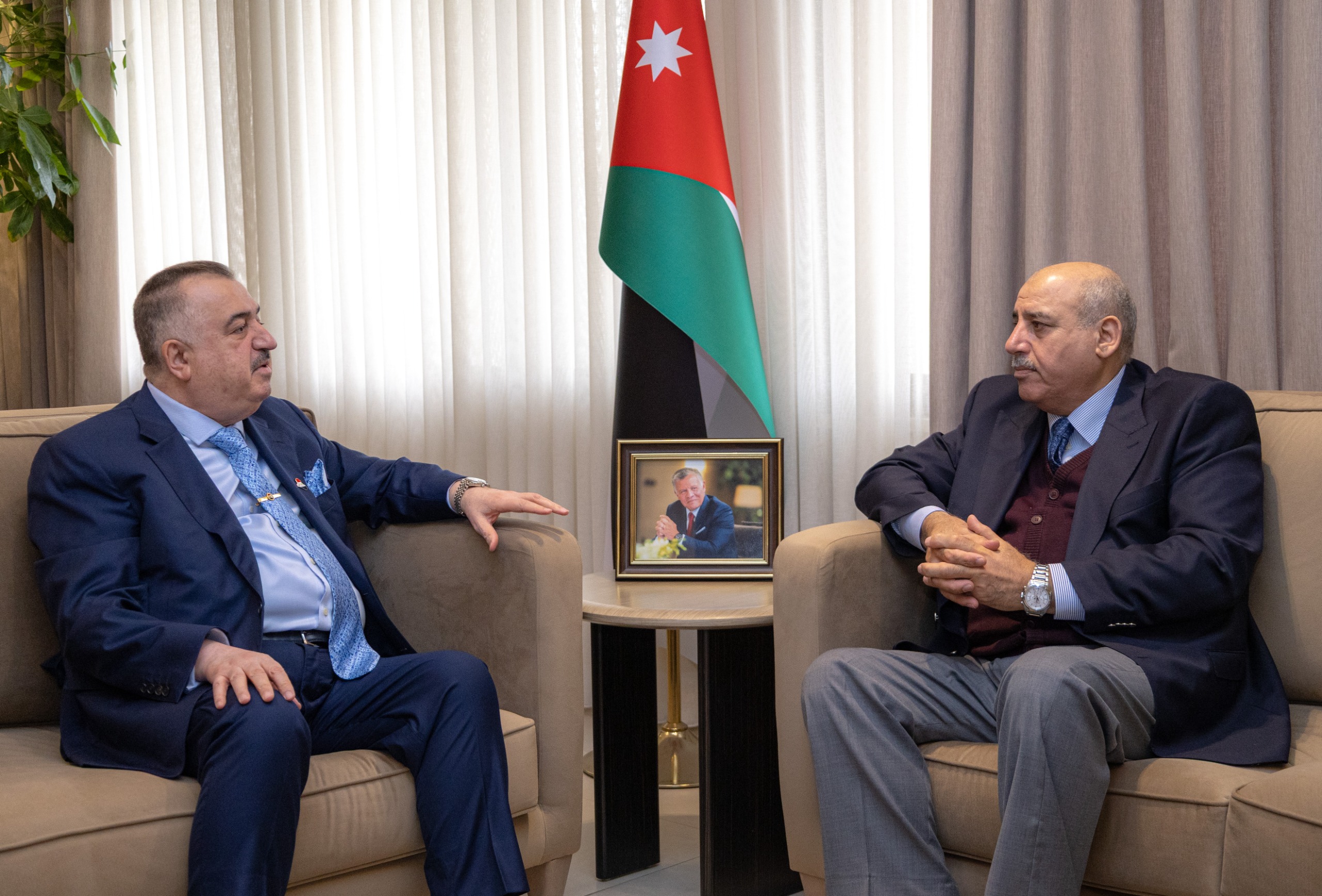 Madar Al-Saa Images 0.24288976314231092