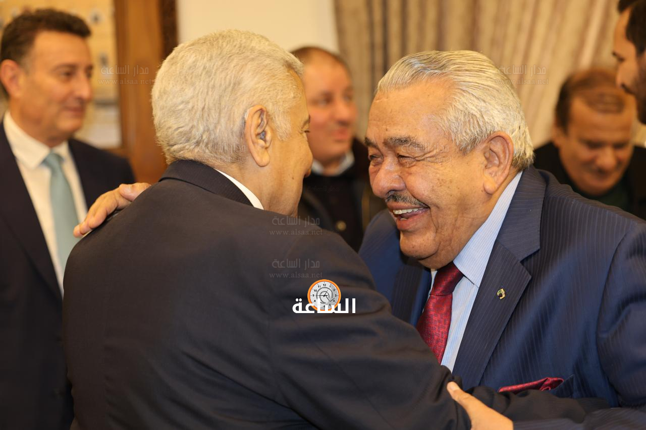 Madar Al-Saa Images 0.8281403062973218