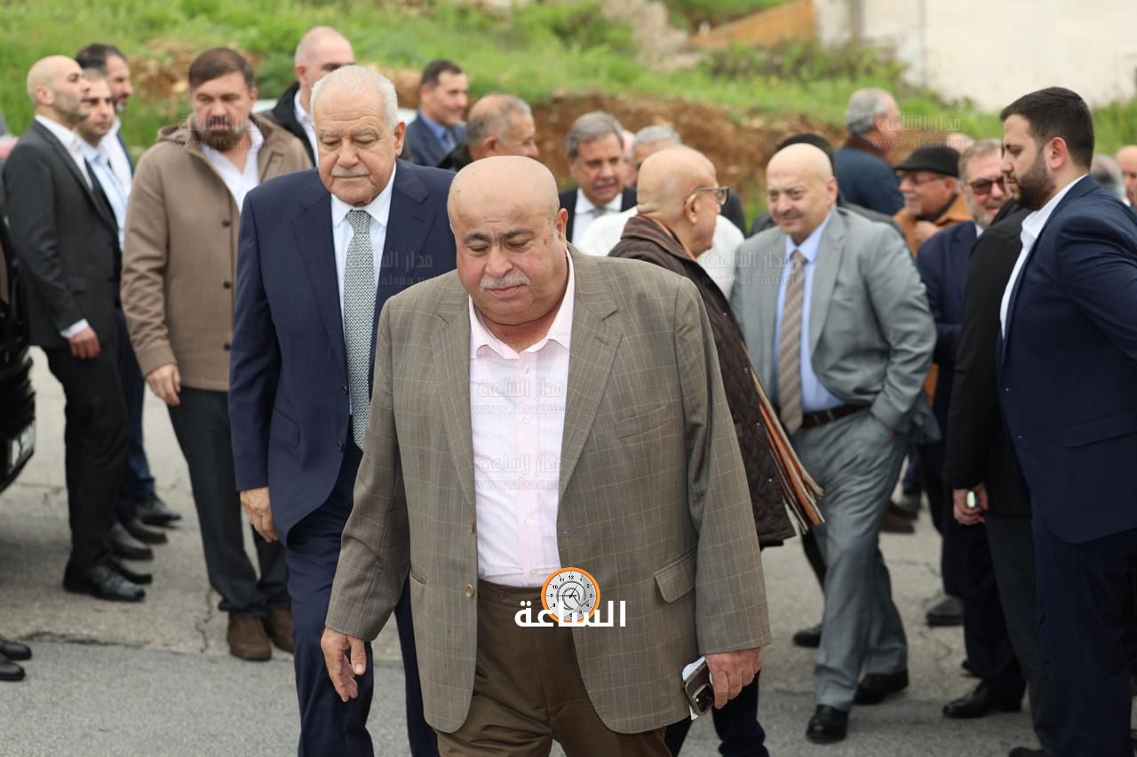 Madar Al-Saa Images 0.9623126132189189