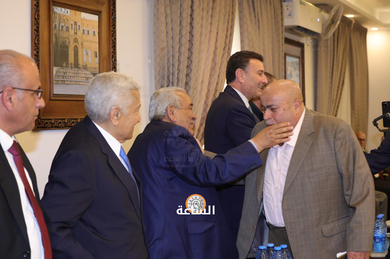 Madar Al-Saa Images 0.039944192687200175