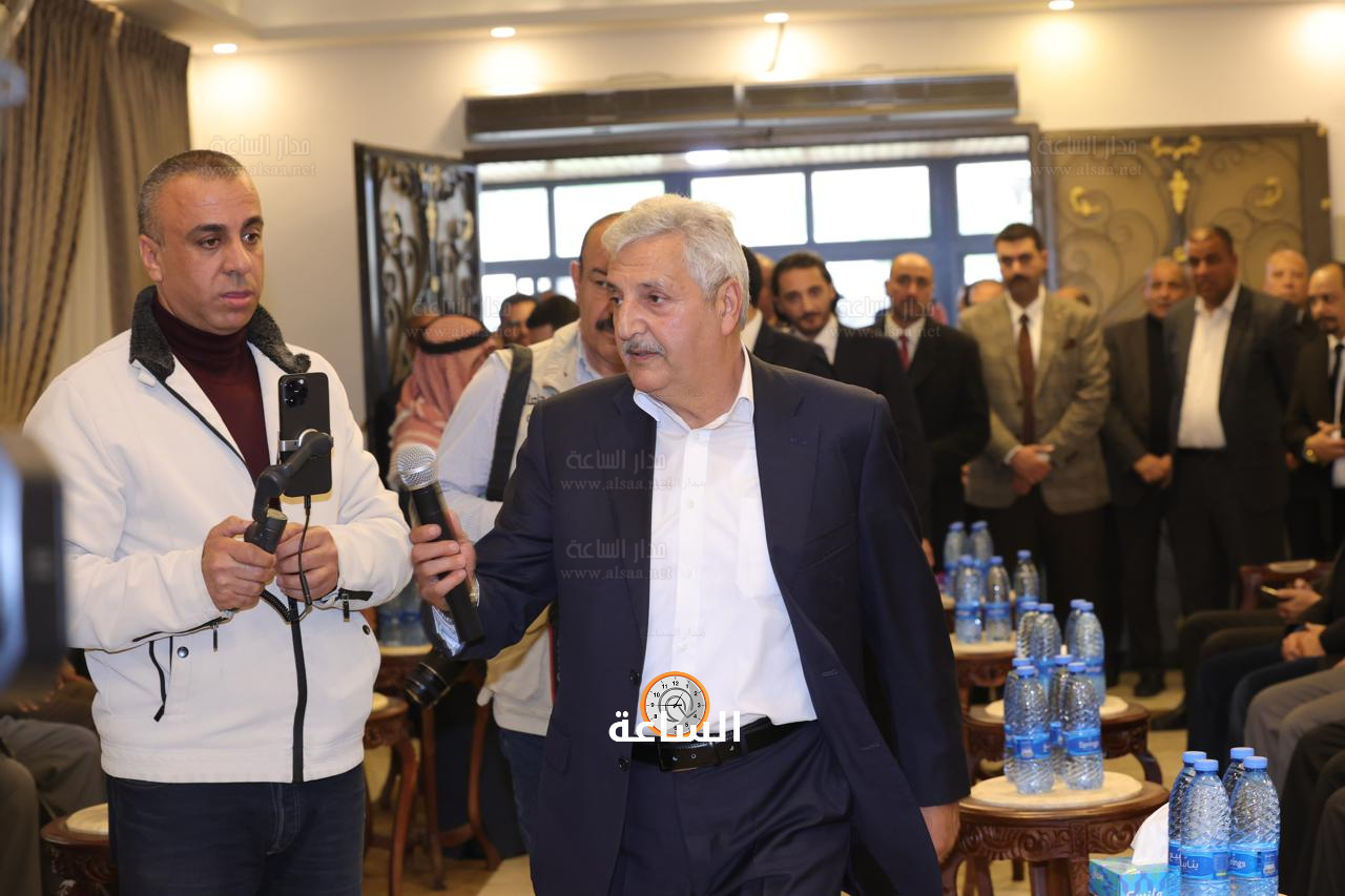 Madar Al-Saa Images 0.1415016153105325