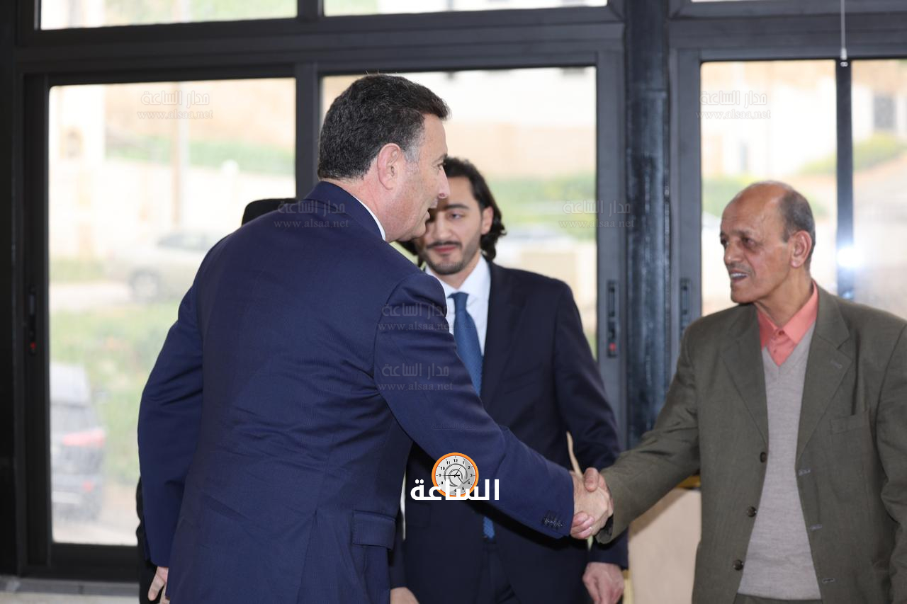 Madar Al-Saa Images 0.1564924665061932