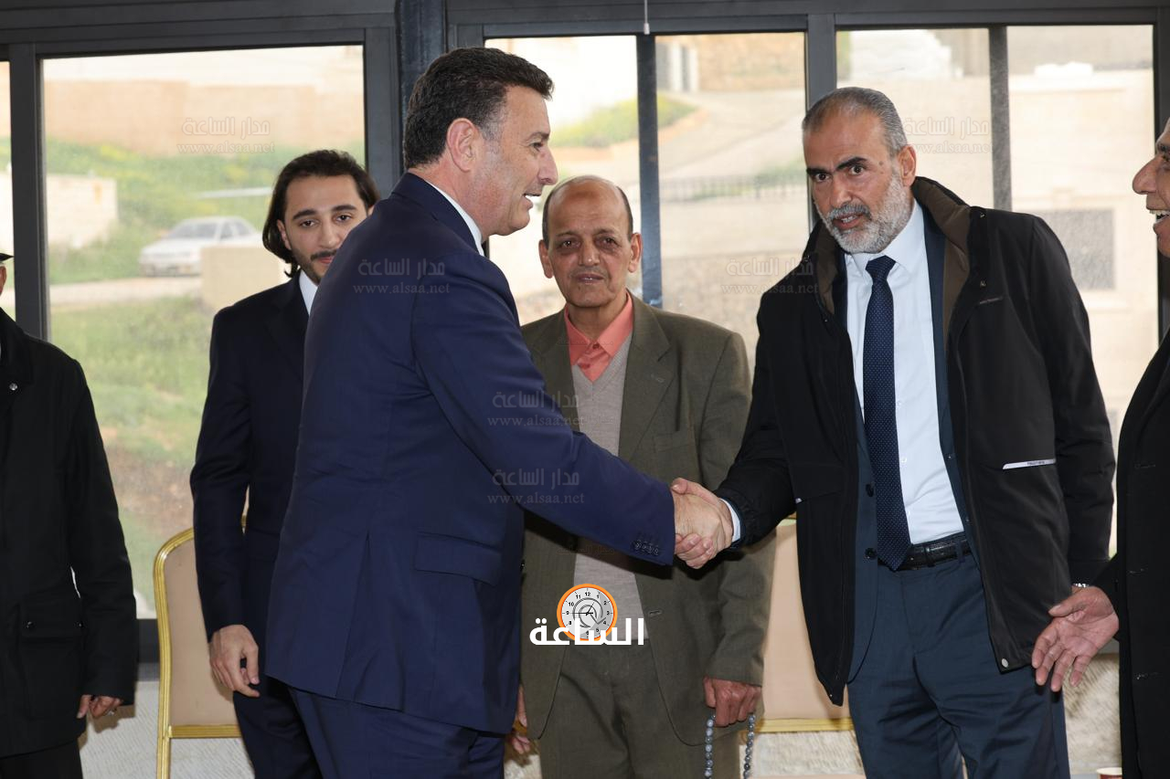 Madar Al-Saa Images 0.9402119701414998