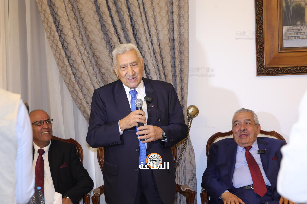 Madar Al-Saa Images 0.9888460800635838