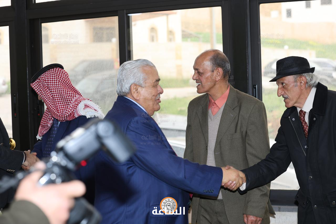 Madar Al-Saa Images 0.4899836508326514