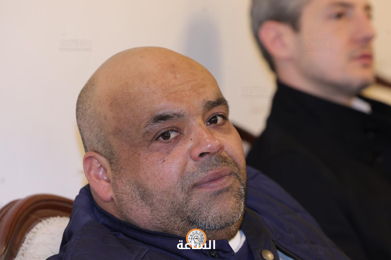 Madar Al-Saa Images 0.9033120899250145