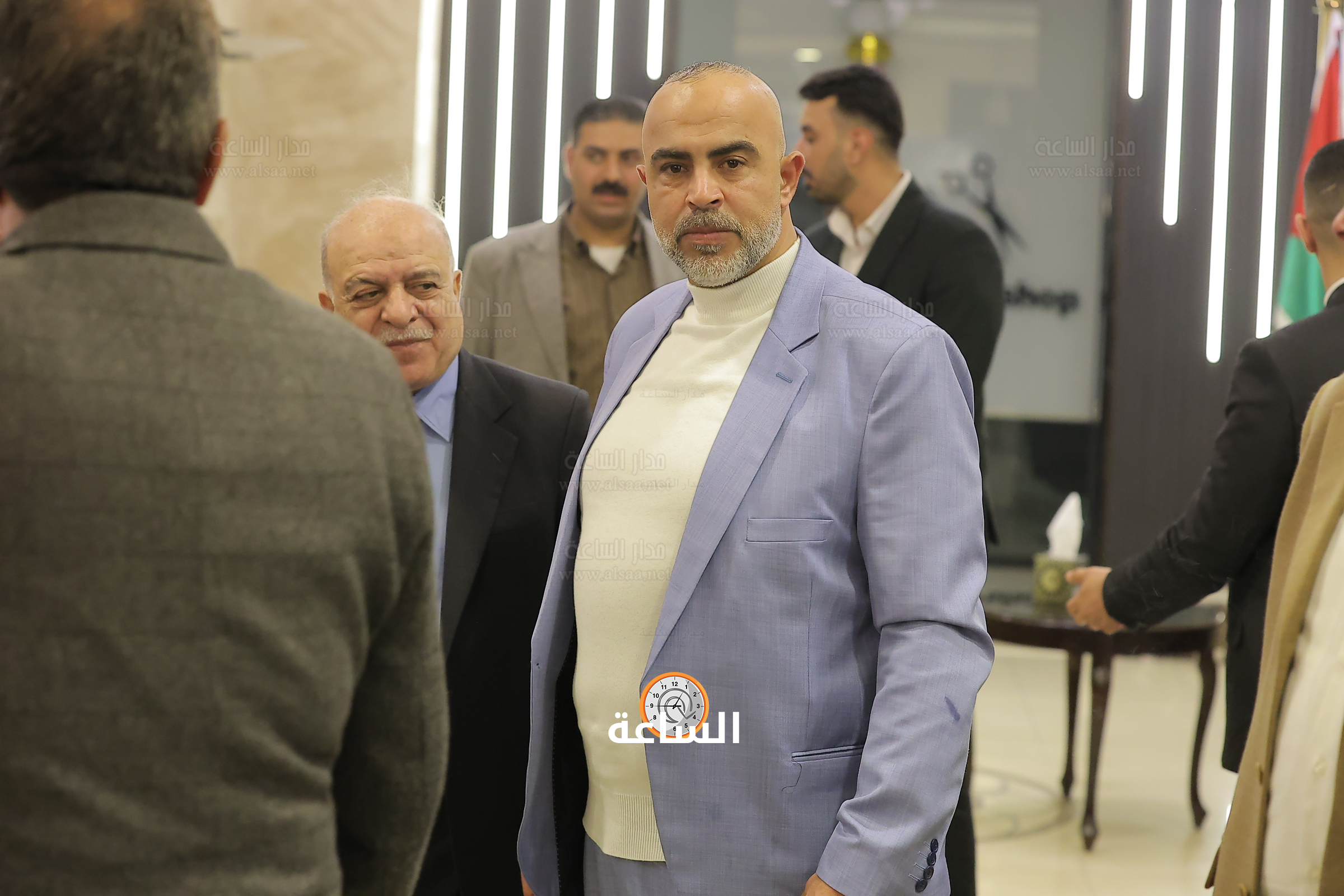 Madar Al-Saa Images 0.5251942304834567