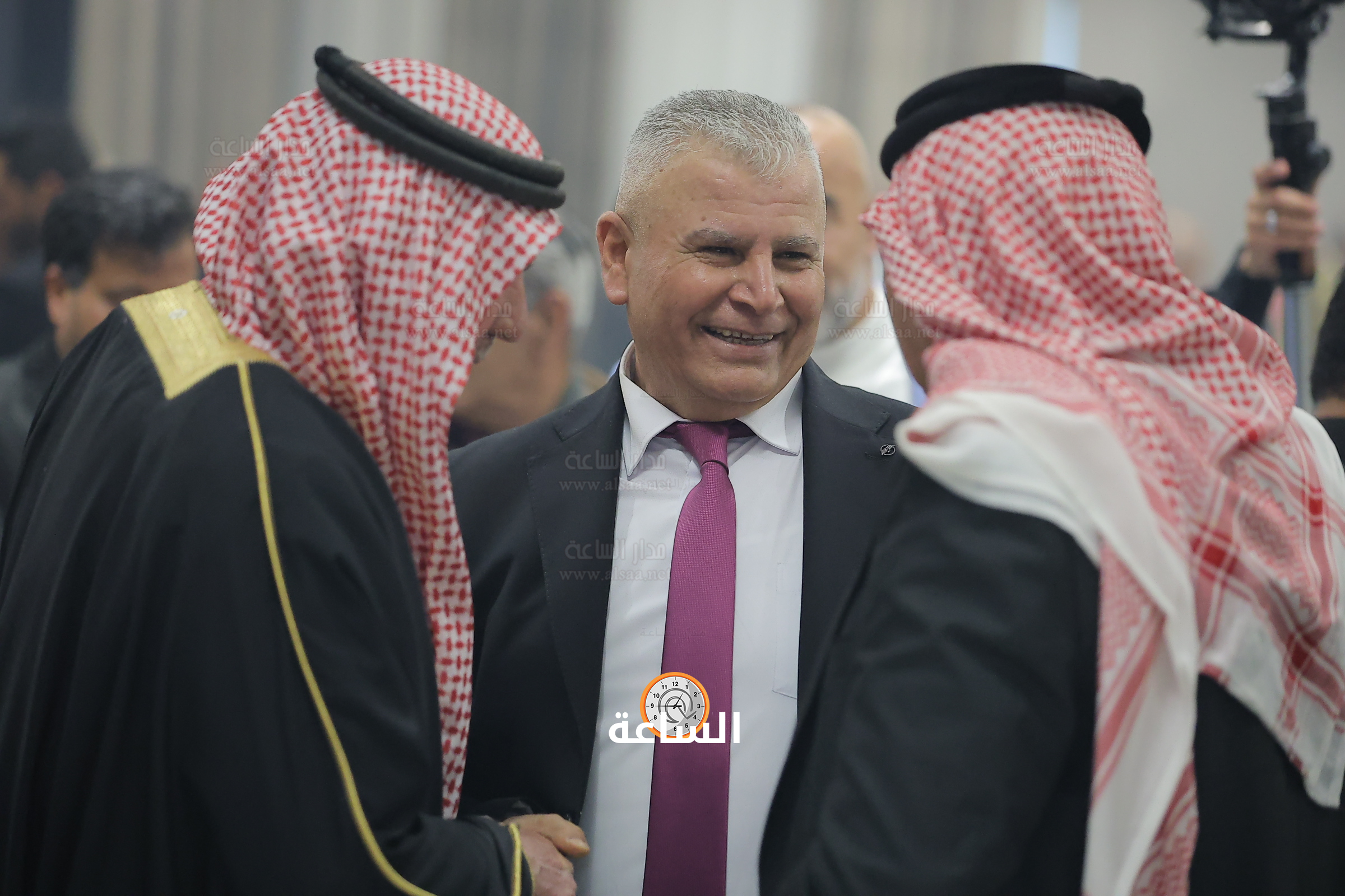 Madar Al-Saa Images 0.974181543375306