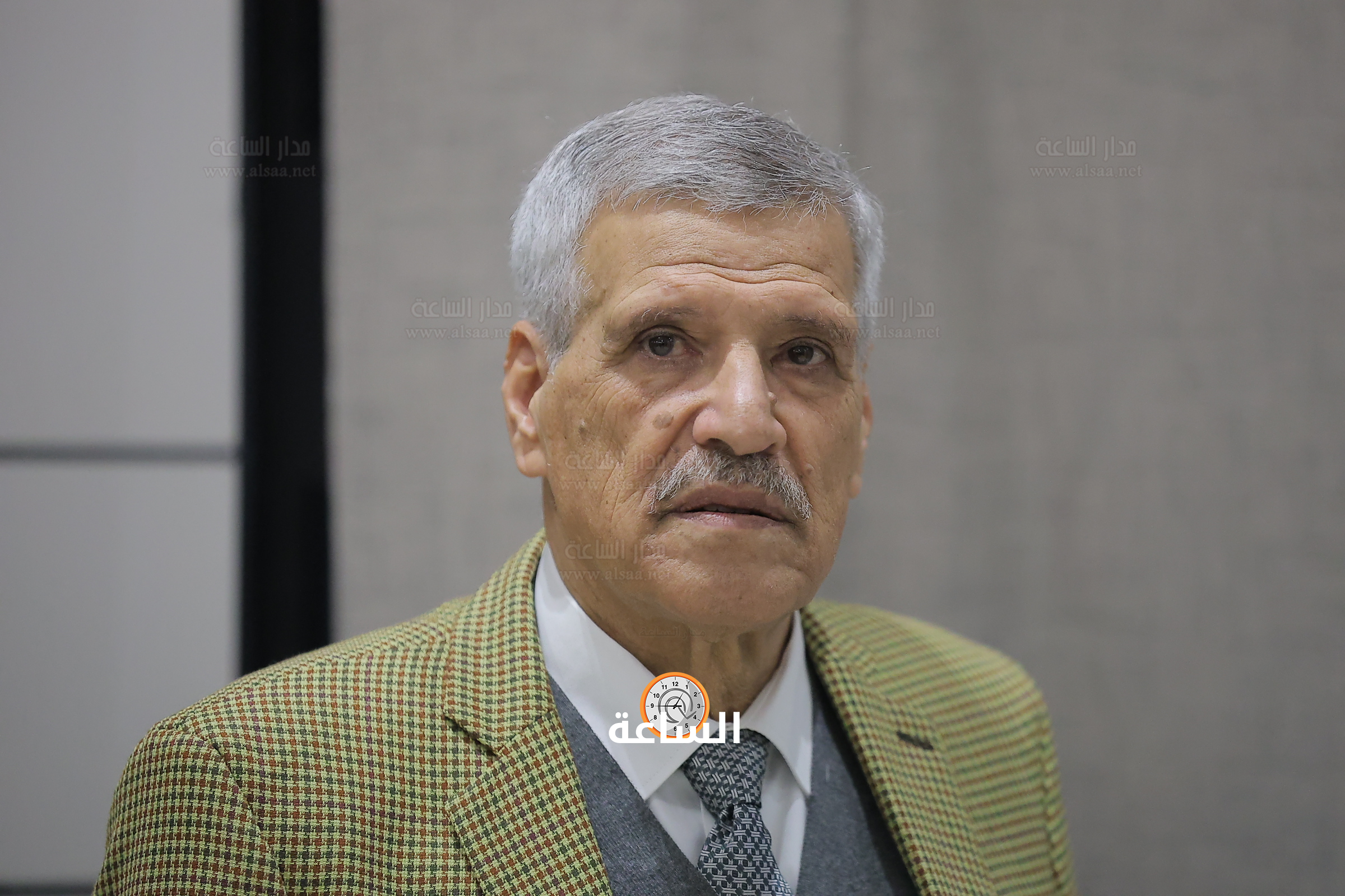 Madar Al-Saa Images 0.35889510746580133