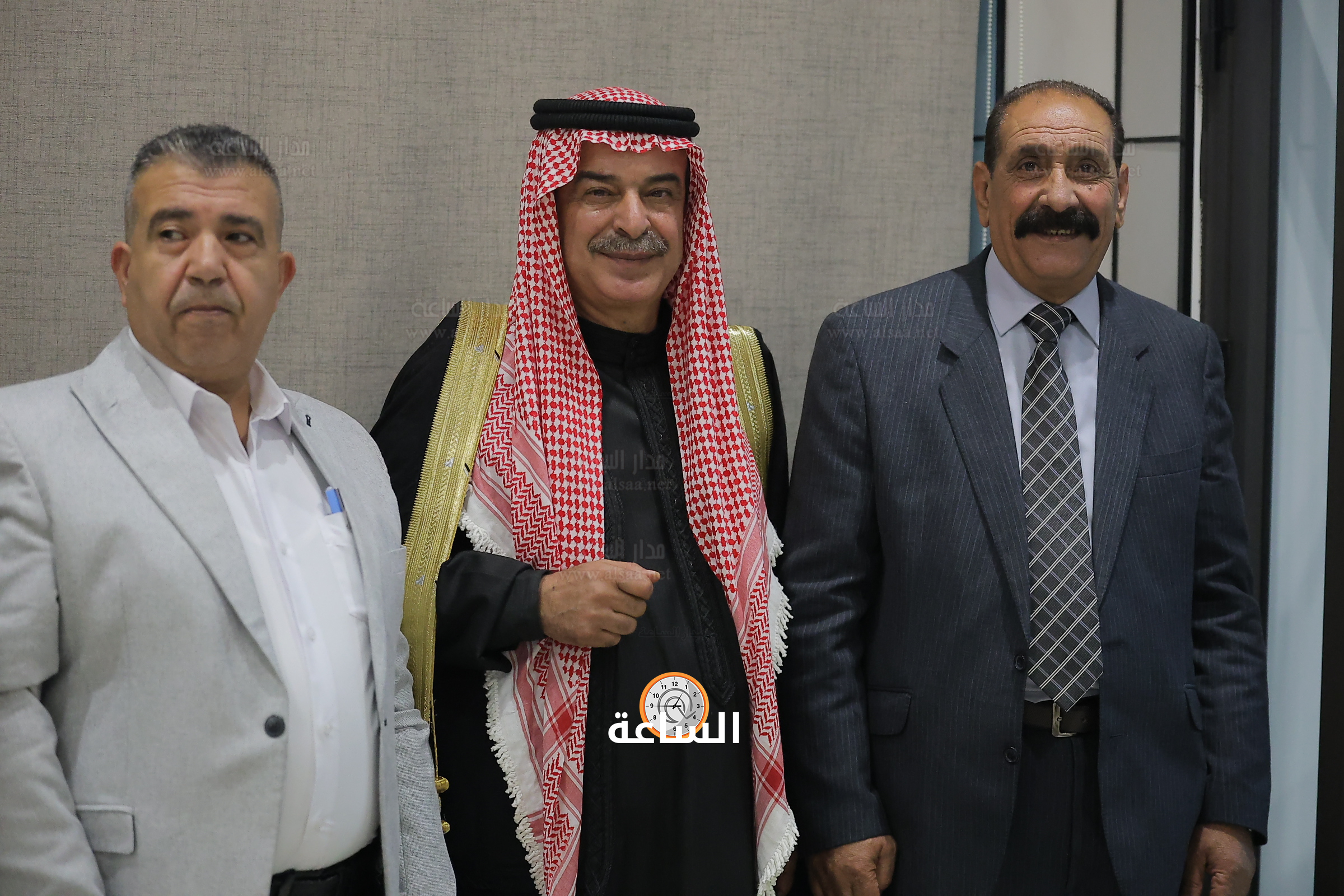 Madar Al-Saa Images 0.23843025297316