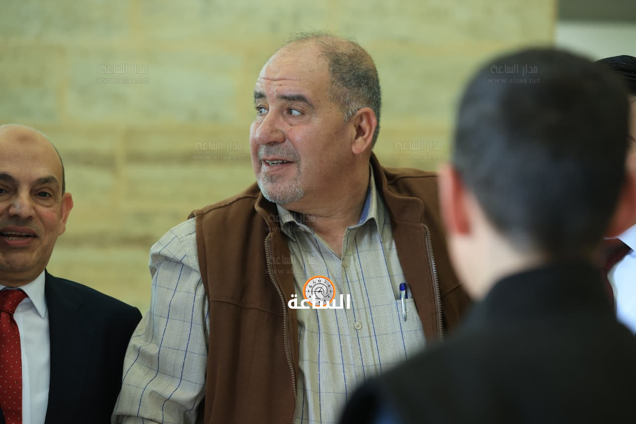 Madar Al-Saa Images 0.424534664189978