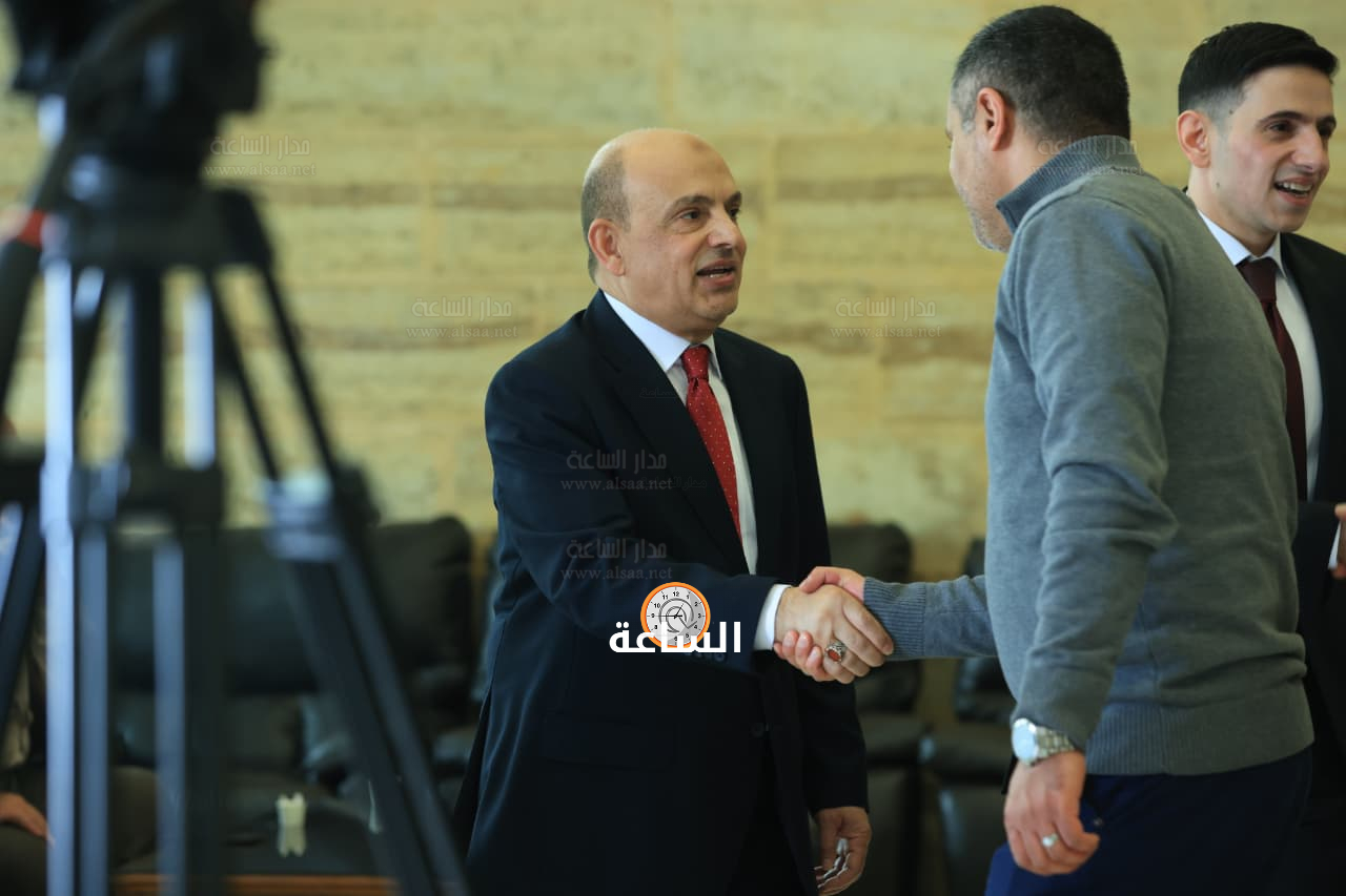 Madar Al-Saa Images 0.13556572193714855