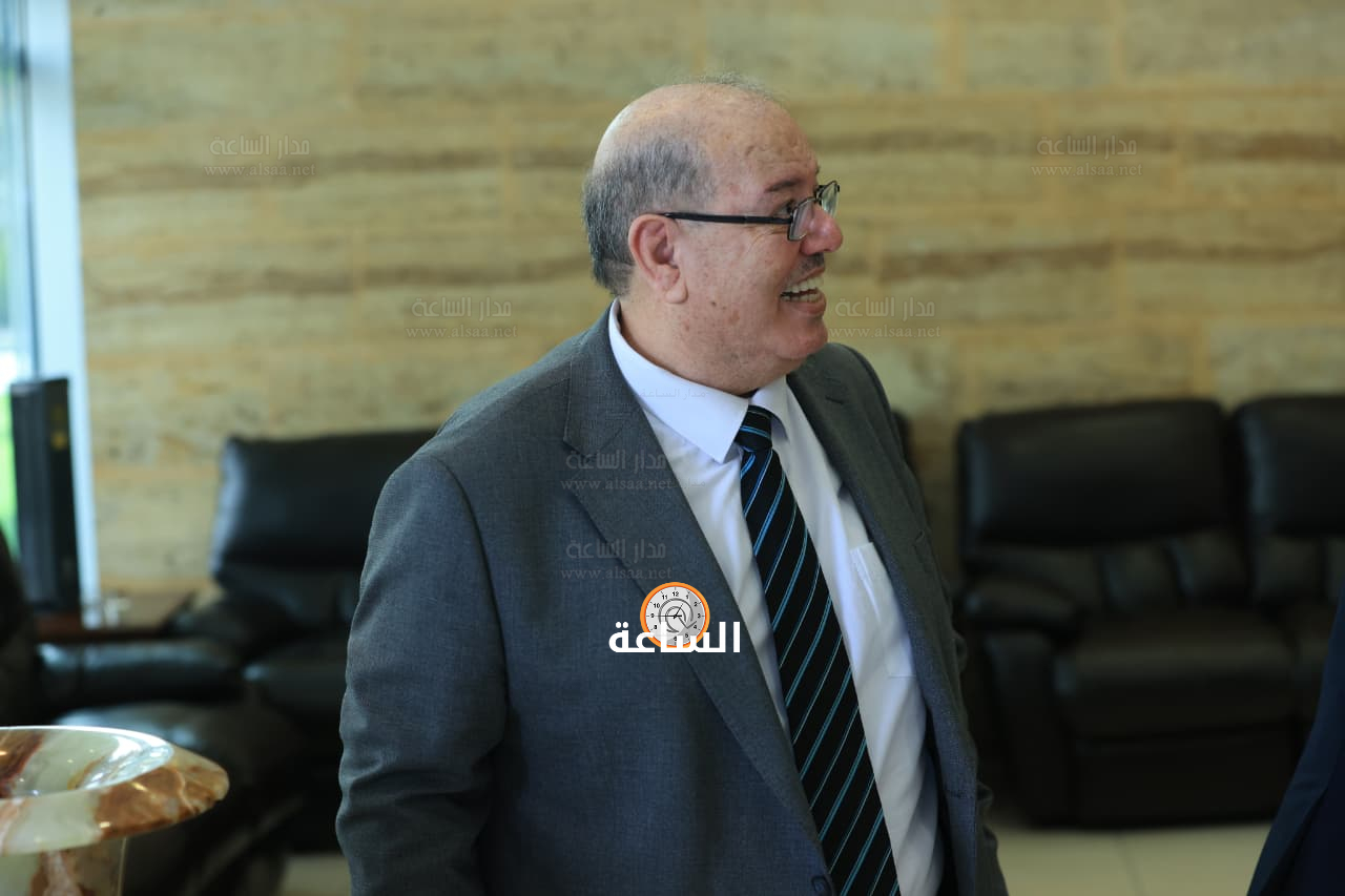 Madar Al-Saa Images 0.08476674902886294