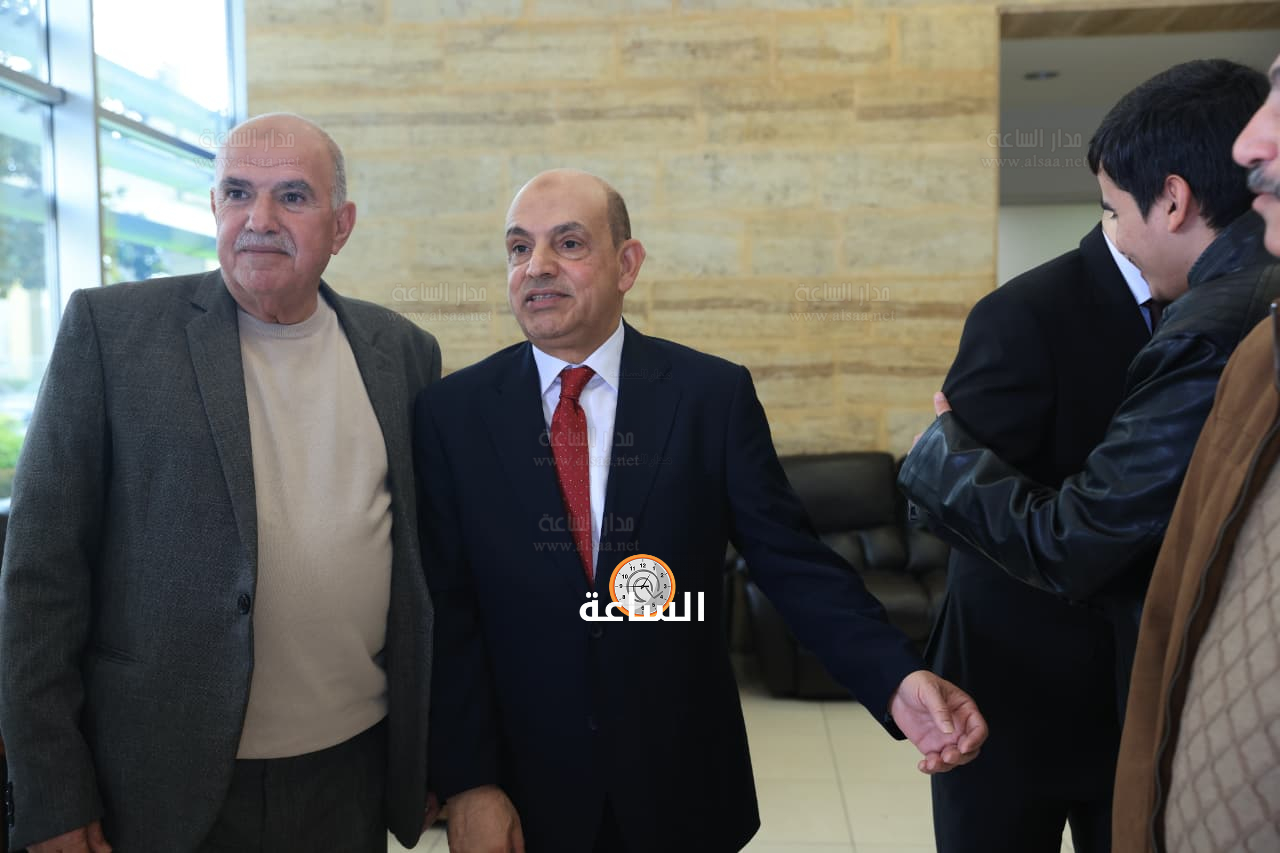 Madar Al-Saa Images 0.281021285389615