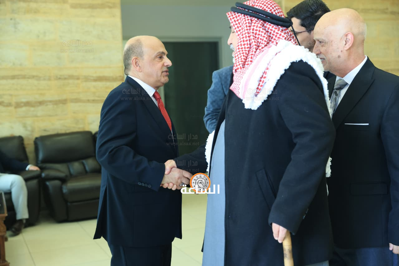 Madar Al-Saa Images 0.5078944461432054