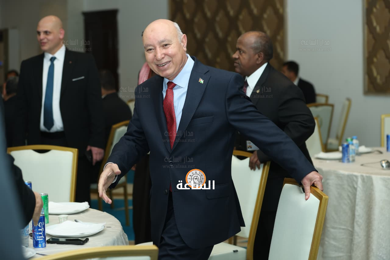 Madar Al-Saa Images 0.2913039294534373