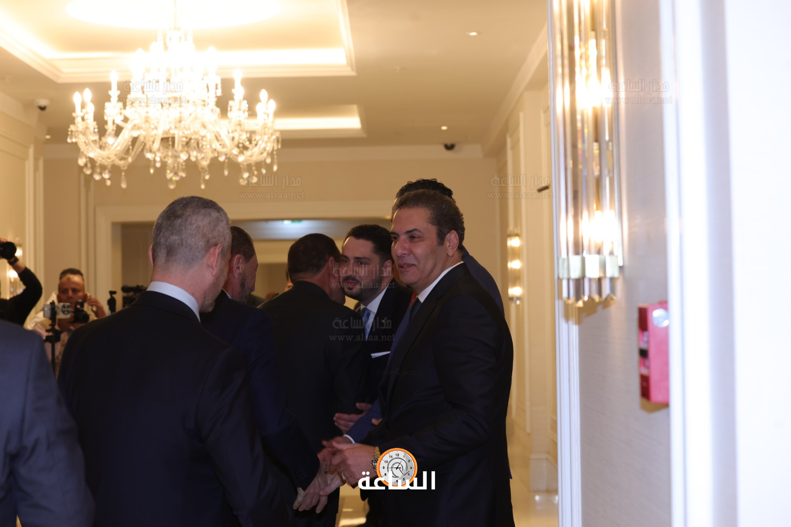 Madar Al-Saa Images 0.3775971038135836