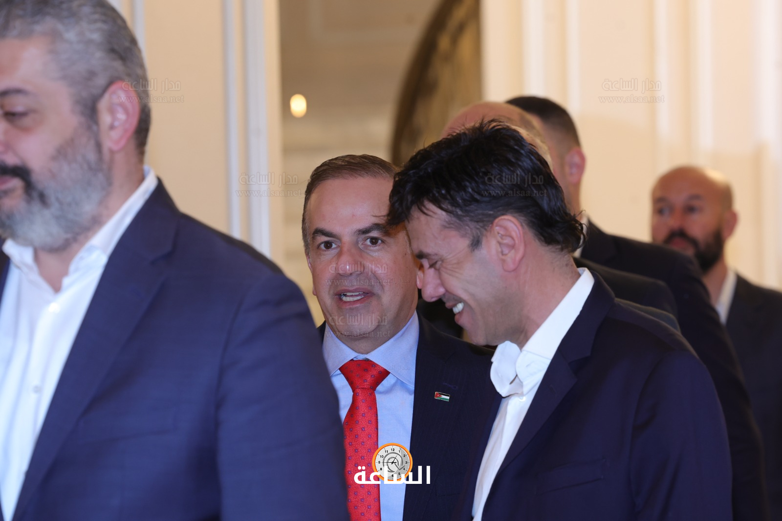 Madar Al-Saa Images 0.4128563554151201