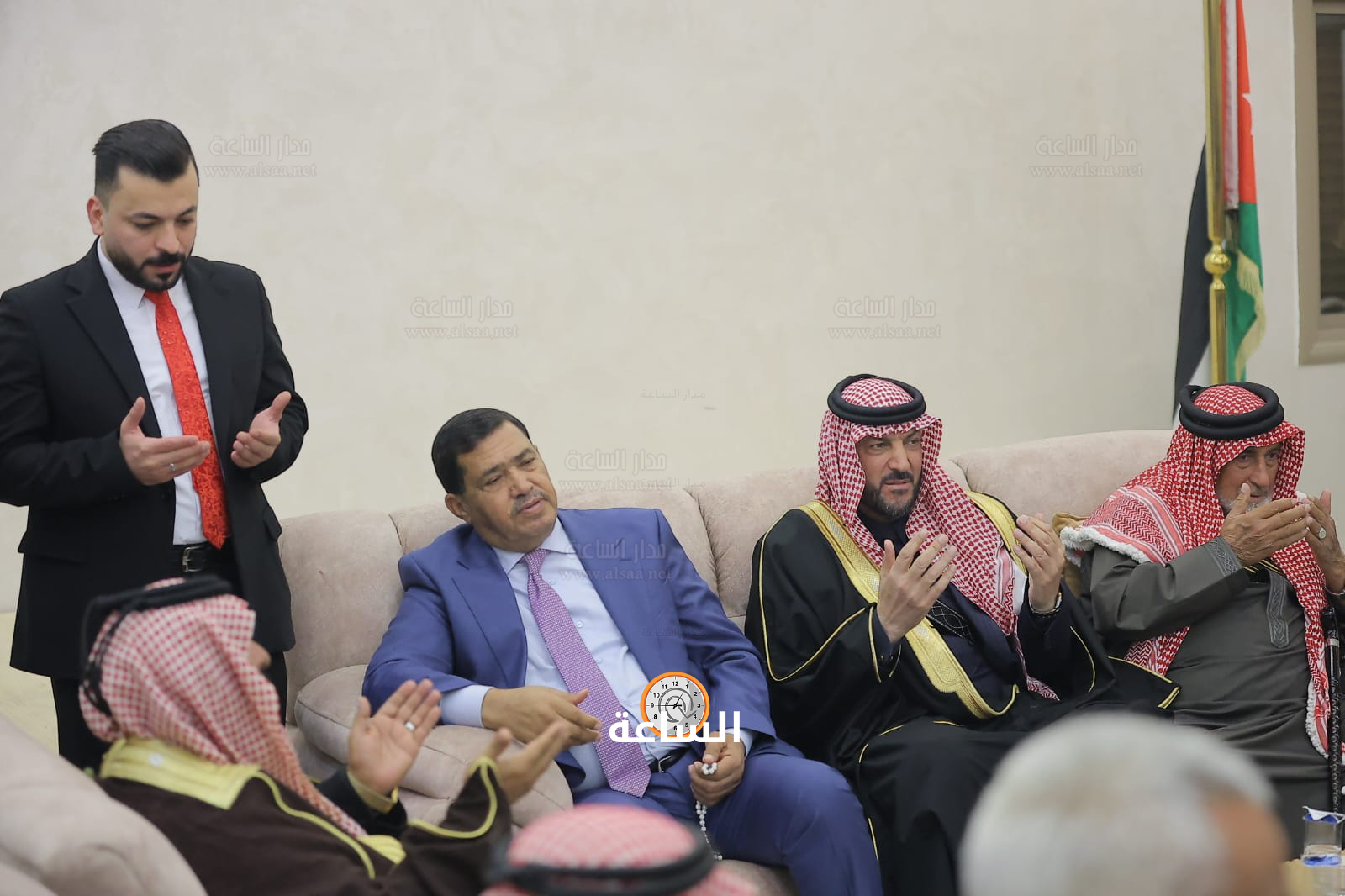 Madar Al-Saa Images 0.6368652936671162