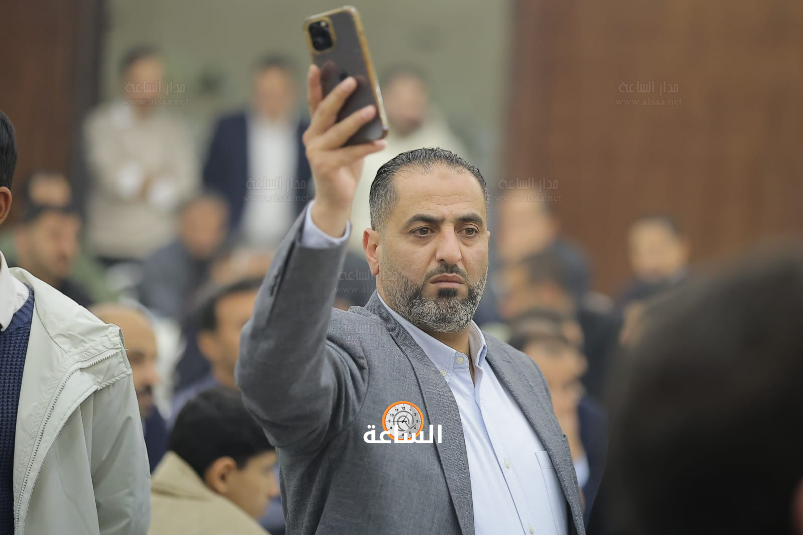 Madar Al-Saa Images 0.7315065903334229