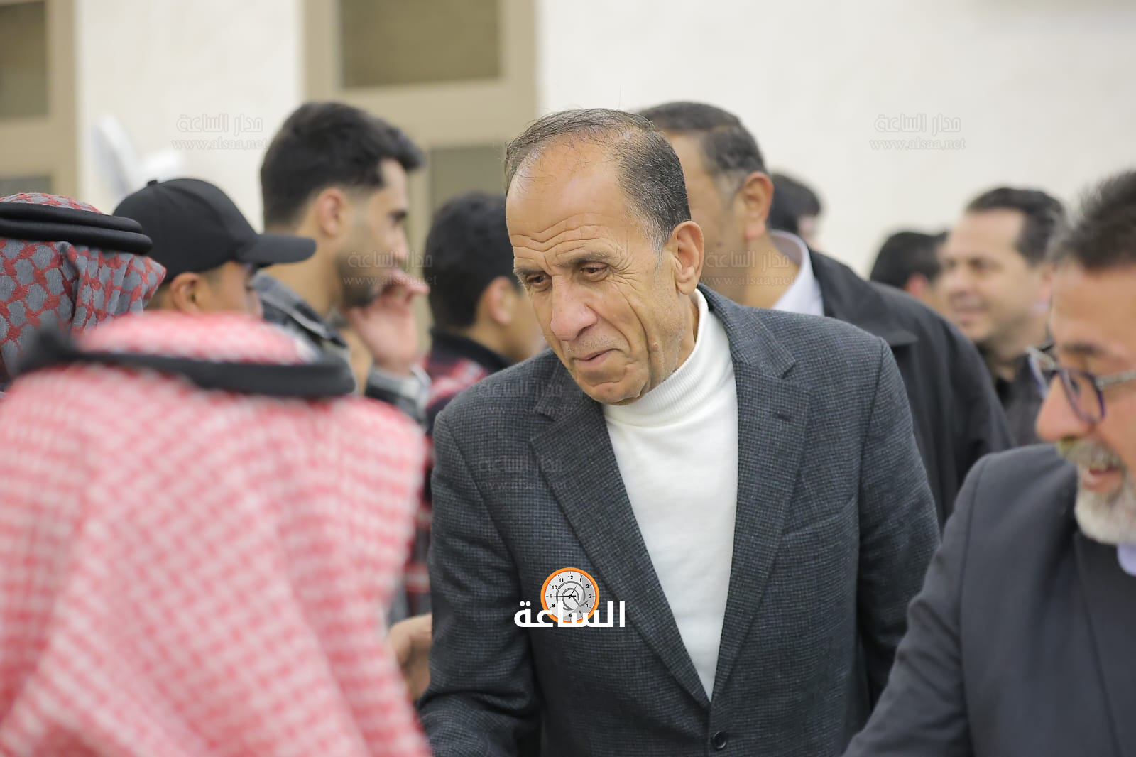 Madar Al-Saa Images 0.2306417580049357