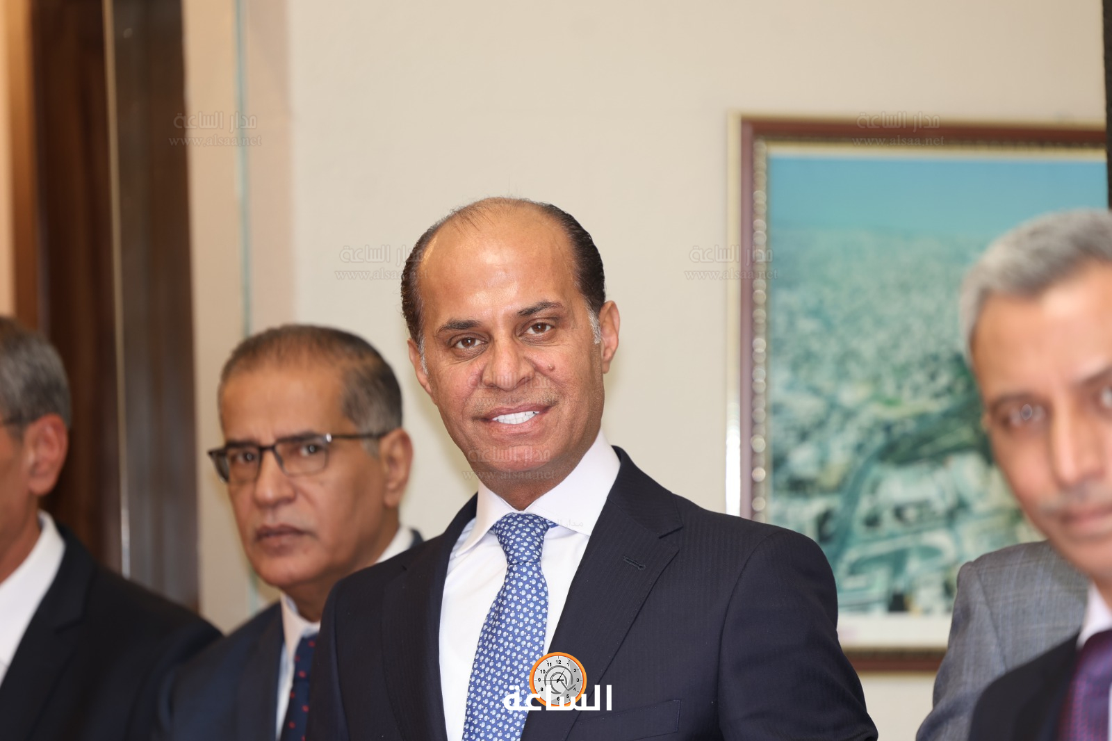 Madar Al-Saa Images 0.4198347145786345