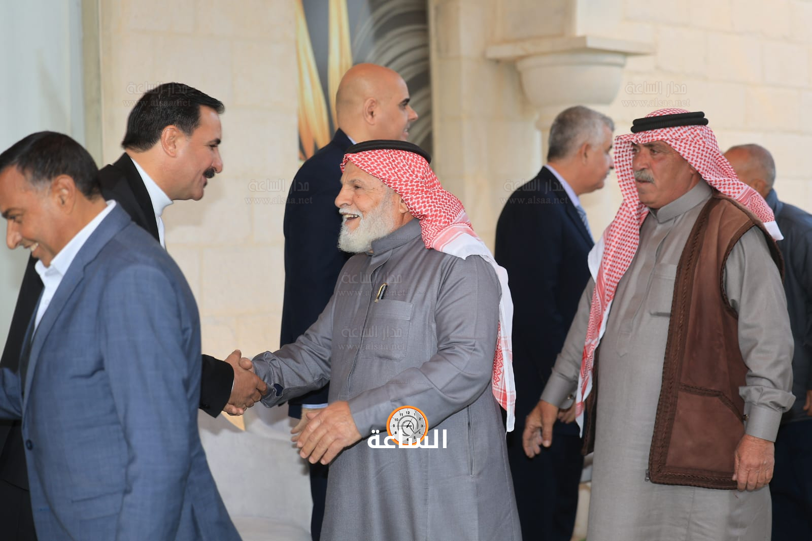 Madar Al-Saa Images 0.1176053446880414