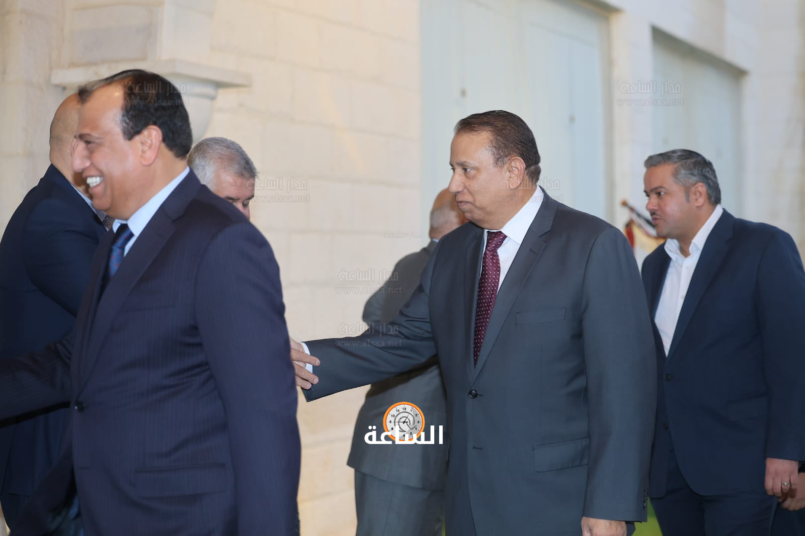 Madar Al-Saa Images 0.4848469044653