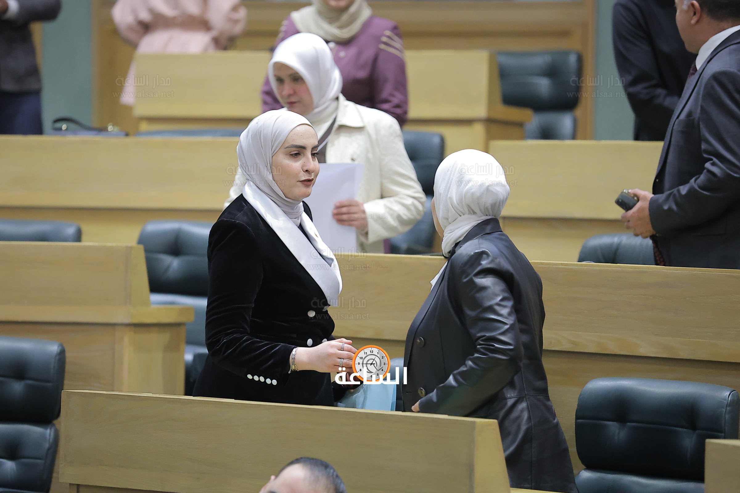 Madar Al-Saa Images 0.7505393440400807